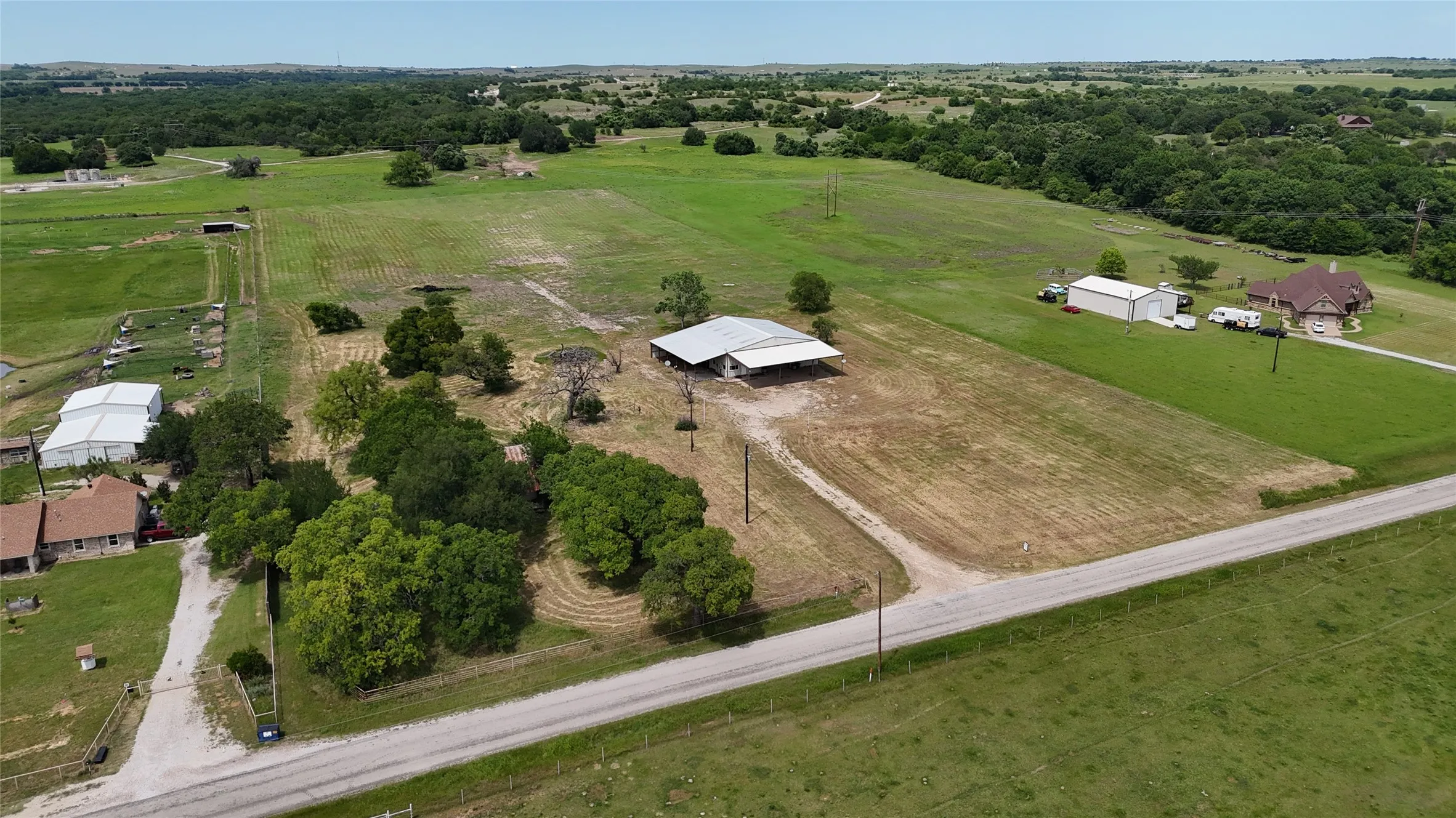 Single Family Residence For Sale in Wise County , 278 County Road 4460, Decatur, Texas 76234, 1 Bedroom, 1 Bathroom, Garage spaces, 1,500 Sqft, built in 1996, Price $330,000, mls#21254461, Real Estate Agent in Decatur, Homes For Sale in Wise county, Homes For Sale in Decatur, Realtor in Decatur Texas, Real Estate Brokerage Independent Realty Texas, Luminita Cordes Realtor