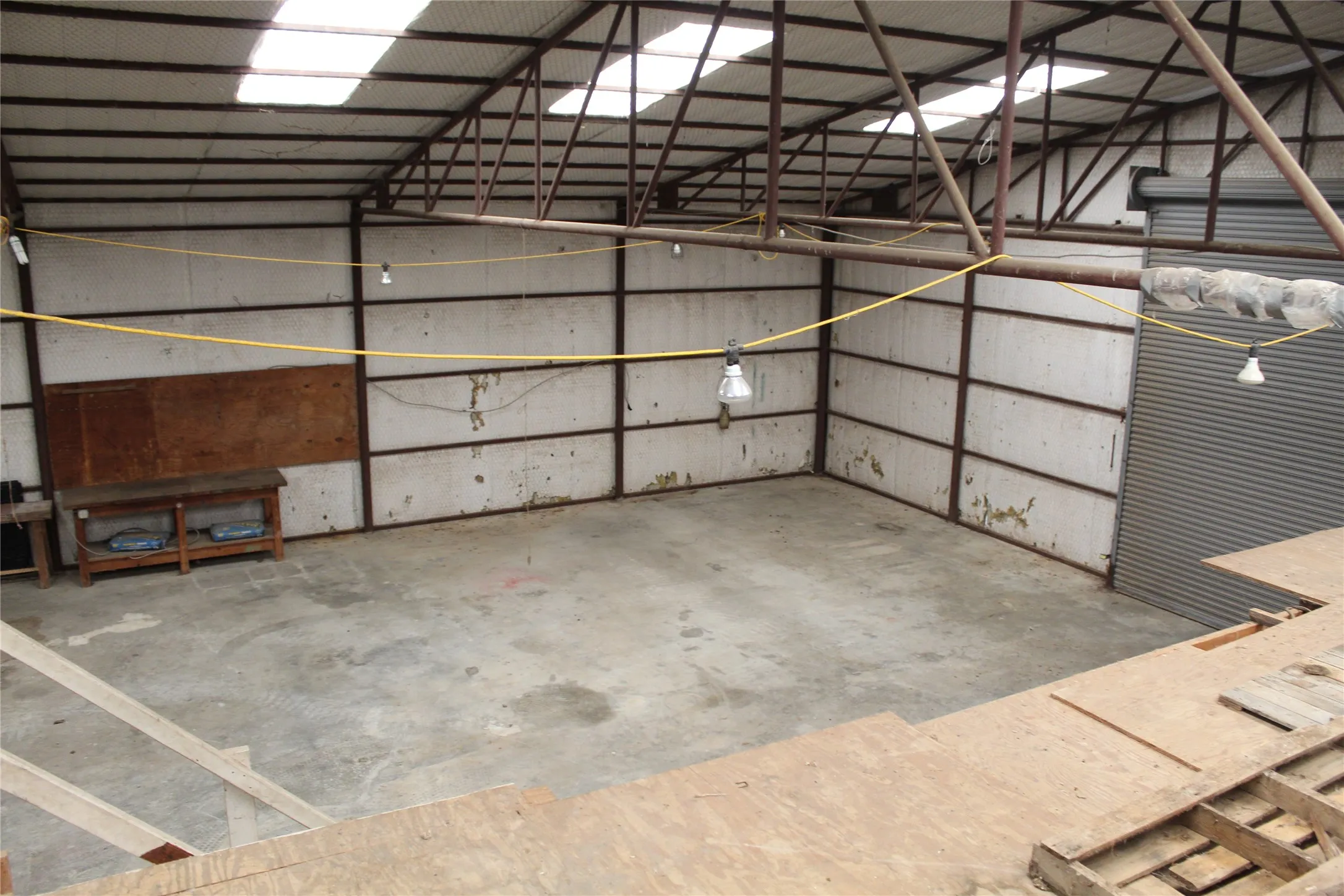 Single Family Residence For Sale in Wise County , 278 County Road 4460, Decatur, Texas 76234, 1 Bedroom, 1 Bathroom, Garage spaces, 1,500 Sqft, built in 1996, Price $330,000, mls#21254461, Real Estate Agent in Decatur, Homes For Sale in Wise county, Homes For Sale in Decatur, Realtor in Decatur Texas, Real Estate Brokerage Independent Realty Texas, Luminita Cordes Realtor
