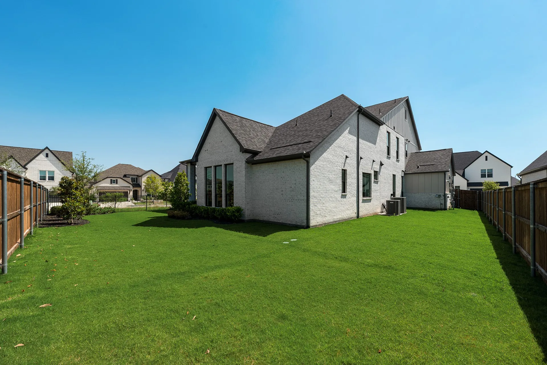 Single Family Residence For Sale in Collin County , 3322 Crosby Lane, Celina, Texas 75009, 5 Bedroom, 6 Bathroom, 3 Garage spaces, 4,409 Sqft, built in 2024, mls#21267698, Real Estate Agent in Celina, Homes For Sale in Collin county, Homes For Sale in Celina, Realtor in Celina Texas, Real Estate Brokerage Independent Realty Texas, Luminita Cordes Realtor