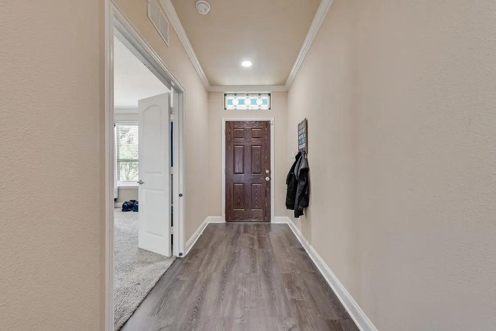 Single Family Residence For Sale in Rockwall County , 1913 Huron Drive, Rockwall, Texas 75087, 3 Bedroom, 3 Bathroom, 2 Garage spaces, 2,467 Sqft, built in 2015, mls#21266520, Real Estate Agent in Rockwall, Homes For Sale in Rockwall county, Homes For Sale in Rockwall, Realtor in Rockwall Texas, Real Estate Brokerage Independent Realty Texas, Luminita Cordes Realtor