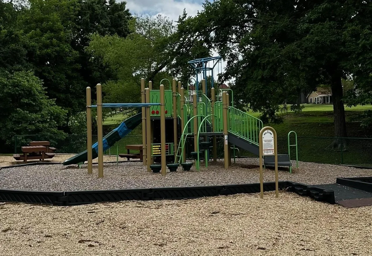 Single Family Residence For Sale in Rockwall County , 1913 Huron Drive, Rockwall, Texas 75087, 3 Bedroom, 3 Bathroom, 2 Garage spaces, 2,467 Sqft, built in 2015, mls#21266520, Real Estate Agent in Rockwall, Homes For Sale in Rockwall county, Homes For Sale in Rockwall, Realtor in Rockwall Texas, Real Estate Brokerage Independent Realty Texas, Luminita Cordes Realtor