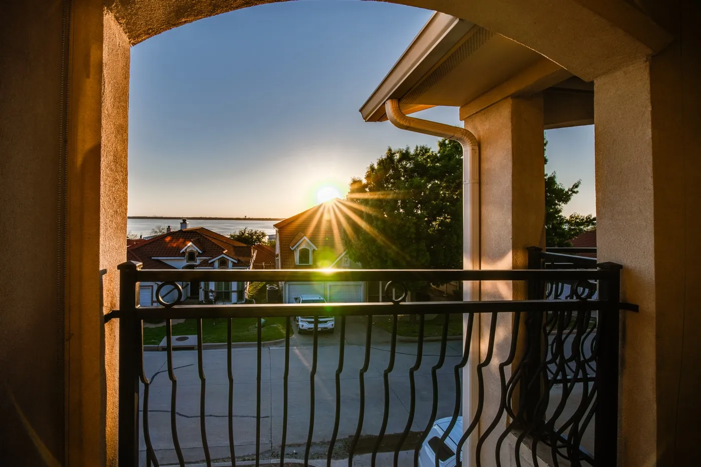 Single Family Residence For Sale in Rockwall County , 1913 Huron Drive, Rockwall, Texas 75087, 3 Bedroom, 3 Bathroom, 2 Garage spaces, 2,467 Sqft, built in 2015, mls#21266520, Real Estate Agent in Rockwall, Homes For Sale in Rockwall county, Homes For Sale in Rockwall, Realtor in Rockwall Texas, Real Estate Brokerage Independent Realty Texas, Luminita Cordes Realtor