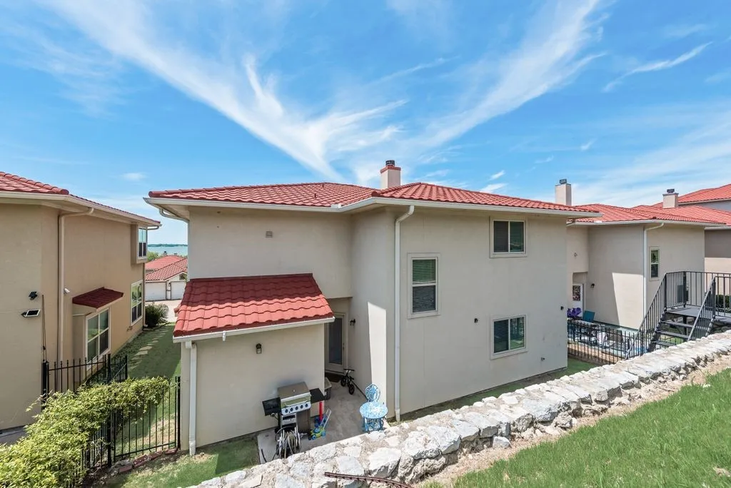 Single Family Residence For Sale in Rockwall County , 1913 Huron Drive, Rockwall, Texas 75087, 3 Bedroom, 3 Bathroom, 2 Garage spaces, 2,467 Sqft, built in 2015, mls#21266520, Real Estate Agent in Rockwall, Homes For Sale in Rockwall county, Homes For Sale in Rockwall, Realtor in Rockwall Texas, Real Estate Brokerage Independent Realty Texas, Luminita Cordes Realtor
