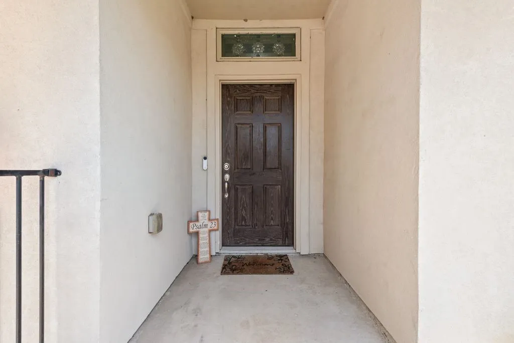 Single Family Residence For Sale in Rockwall County , 1913 Huron Drive, Rockwall, Texas 75087, 3 Bedroom, 3 Bathroom, 2 Garage spaces, 2,467 Sqft, built in 2015, mls#21266520, Real Estate Agent in Rockwall, Homes For Sale in Rockwall county, Homes For Sale in Rockwall, Realtor in Rockwall Texas, Real Estate Brokerage Independent Realty Texas, Luminita Cordes Realtor