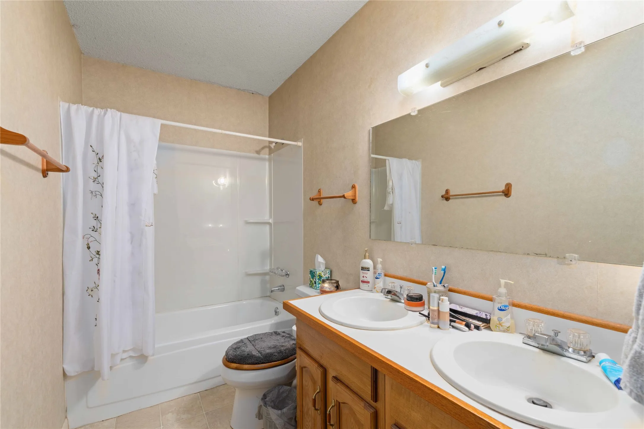 Single Family Residence For Sale in Brown County , 346 Whispering Oaks Lane, Early, Texas 76802, 4 Bedroom, 2 Bathroom, Garage spaces, 1,432 Sqft, built in 1987, mls#21267696, Real Estate Agent in Early, Homes For Sale in Brown county, Homes For Sale in Early, Realtor in Early Texas, Real Estate Brokerage Independent Realty Texas, Luminita Cordes Realtor