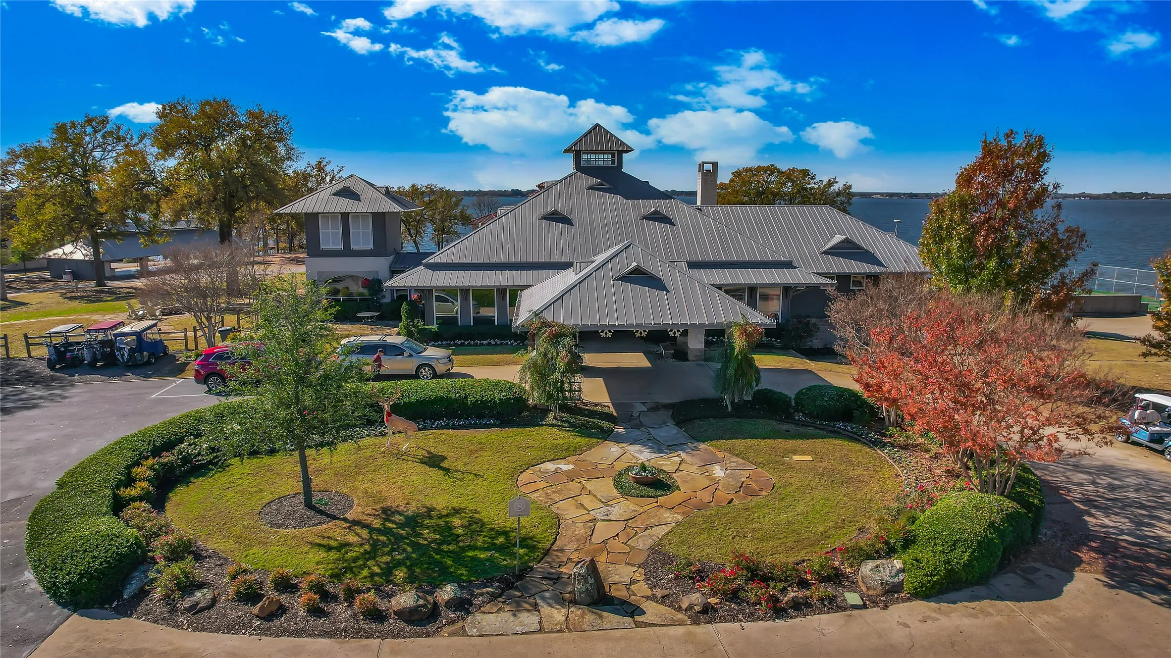 Pinnacle clubhouse