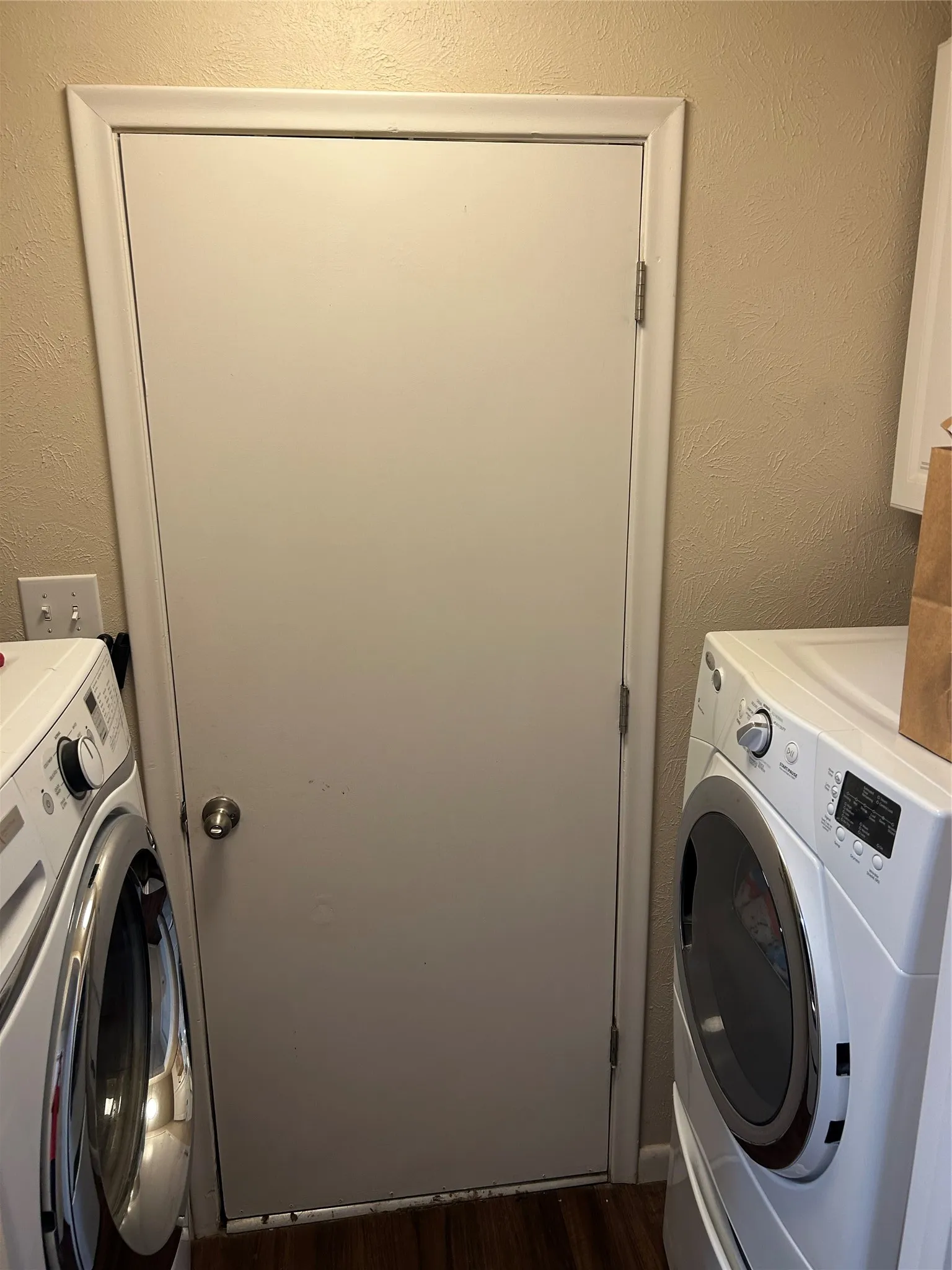 Single Family Residence For Sale in Hill County , 502 E Roosevelt, Whitney, Texas 76692, 3 Bedrooms, 2 Bathrooms, 2 Garage spaces, 1,275 Sqft, built in 1973, Price $197,900, mls#21267733, Real Estate Agent in Whitney, Homes For Sale in Hill county, Homes For Sale in Whitney, Realtor in Whitney Texas, Real Estate Brokerage Independent Realty Texas, Luminita Cordes Realtor