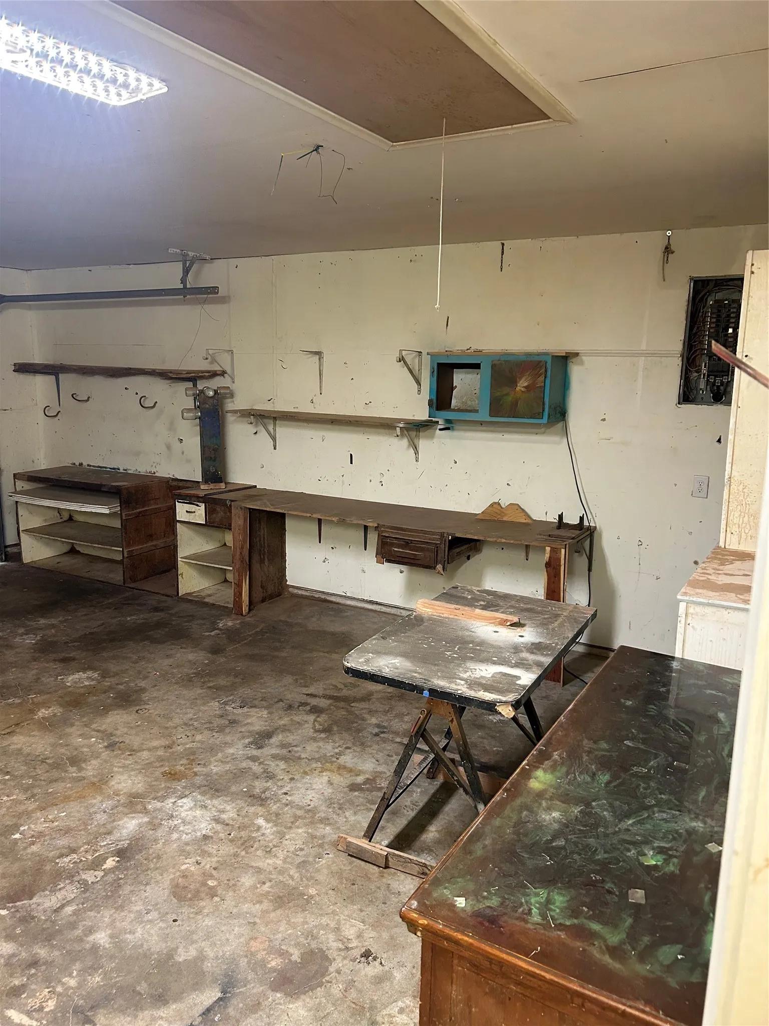 Single Family Residence For Sale in Hill County , 502 E Roosevelt, Whitney, Texas 76692, 3 Bedrooms, 2 Bathrooms, 2 Garage spaces, 1,275 Sqft, built in 1973, Price $197,900, mls#21267733, Real Estate Agent in Whitney, Homes For Sale in Hill county, Homes For Sale in Whitney, Realtor in Whitney Texas, Real Estate Brokerage Independent Realty Texas, Luminita Cordes Realtor