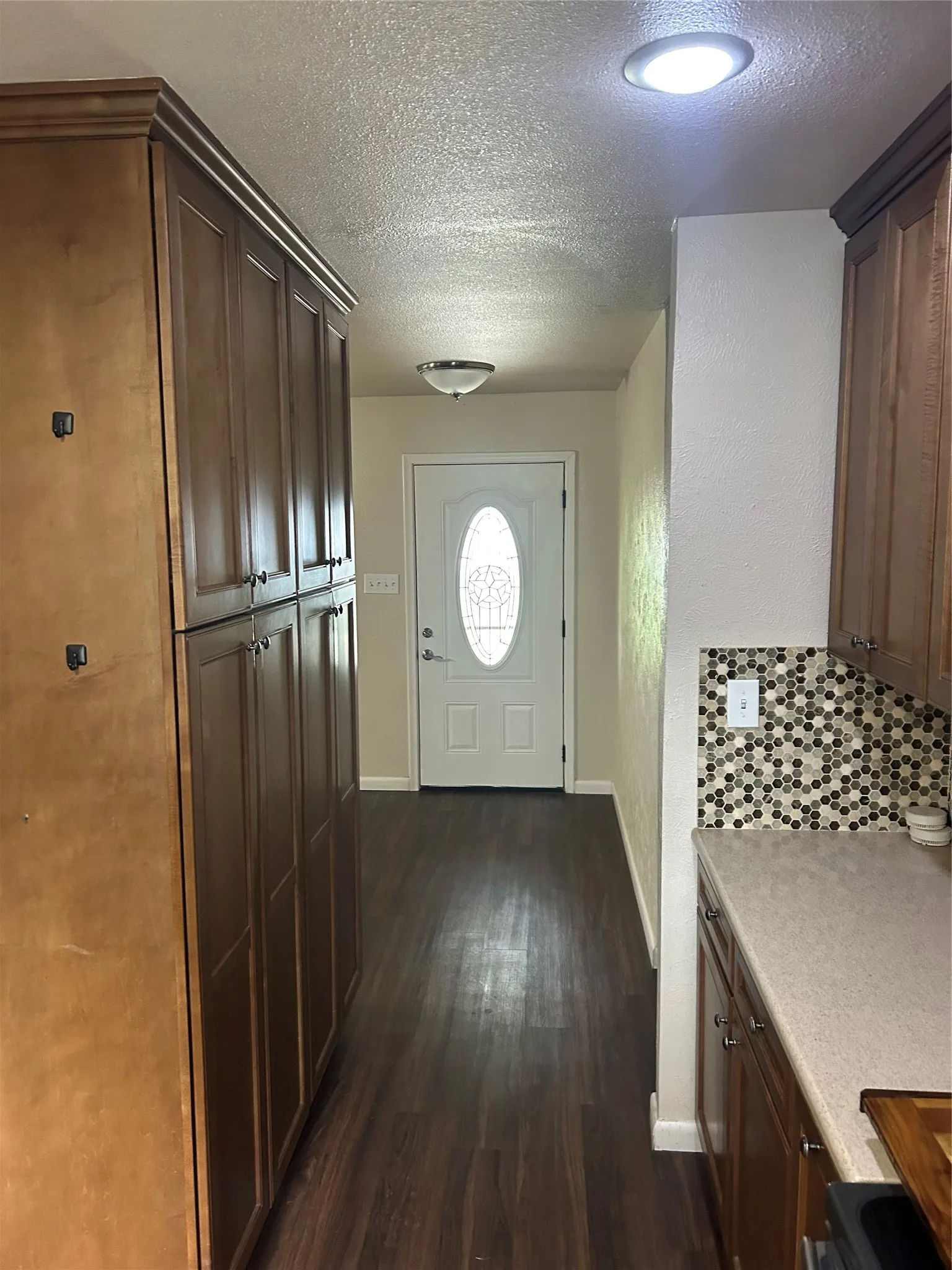 Single Family Residence For Sale in Hill County , 502 E Roosevelt, Whitney, Texas 76692, 3 Bedrooms, 2 Bathrooms, 2 Garage spaces, 1,275 Sqft, built in 1973, Price $197,900, mls#21267733, Real Estate Agent in Whitney, Homes For Sale in Hill county, Homes For Sale in Whitney, Realtor in Whitney Texas, Real Estate Brokerage Independent Realty Texas, Luminita Cordes Realtor