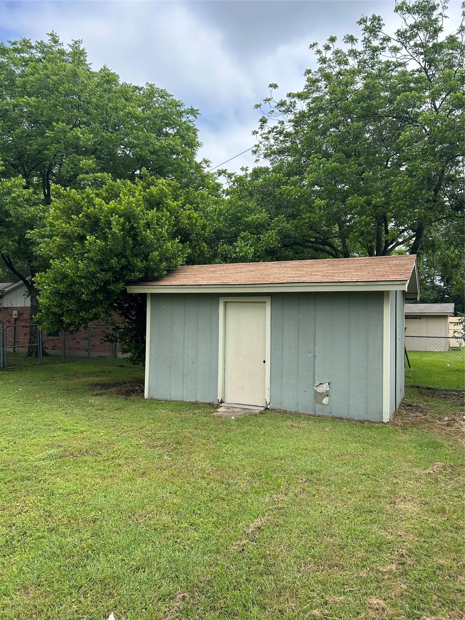 Single Family Residence For Sale in Hill County , 502 E Roosevelt, Whitney, Texas 76692, 3 Bedrooms, 2 Bathrooms, 2 Garage spaces, 1,275 Sqft, built in 1973, Price $197,900, mls#21267733, Real Estate Agent in Whitney, Homes For Sale in Hill county, Homes For Sale in Whitney, Realtor in Whitney Texas, Real Estate Brokerage Independent Realty Texas, Luminita Cordes Realtor
