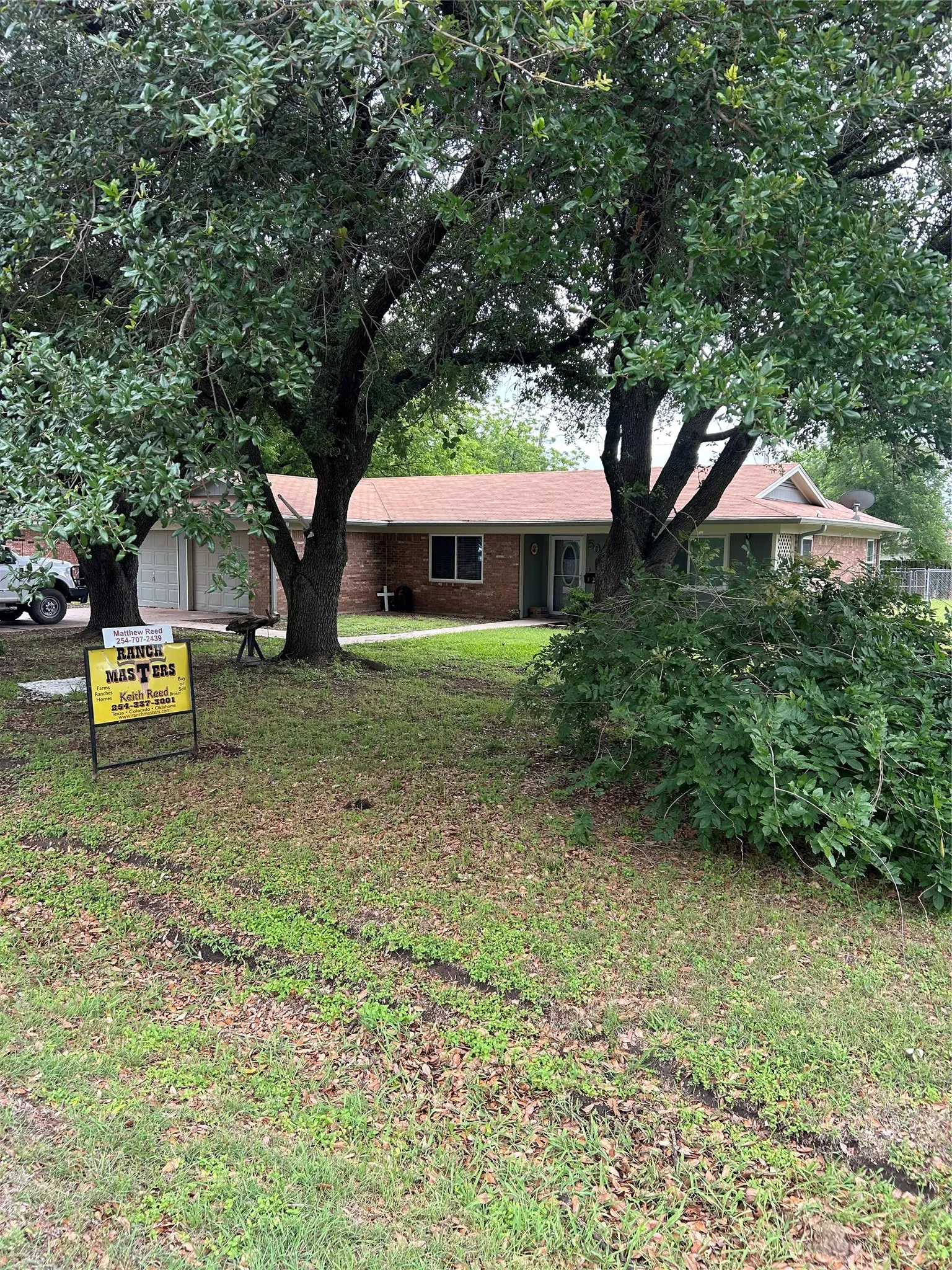 Single Family Residence For Sale in Hill County , 502 E Roosevelt, Whitney, Texas 76692, 3 Bedrooms, 2 Bathrooms, 2 Garage spaces, 1,275 Sqft, built in 1973, Price $197,900, mls#21267733, Real Estate Agent in Whitney, Homes For Sale in Hill county, Homes For Sale in Whitney, Realtor in Whitney Texas, Real Estate Brokerage Independent Realty Texas, Luminita Cordes Realtor