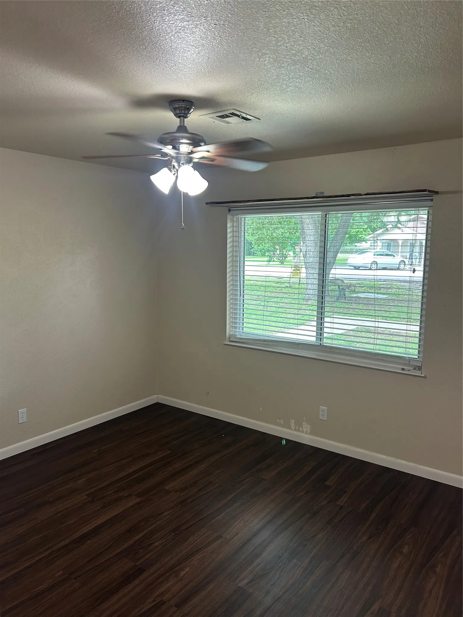 Single Family Residence For Sale in Hill County , 502 E Roosevelt, Whitney, Texas 76692, 3 Bedrooms, 2 Bathrooms, 2 Garage spaces, 1,275 Sqft, built in 1973, Price $197,900, mls#21267733, Real Estate Agent in Whitney, Homes For Sale in Hill county, Homes For Sale in Whitney, Realtor in Whitney Texas, Real Estate Brokerage Independent Realty Texas, Luminita Cordes Realtor