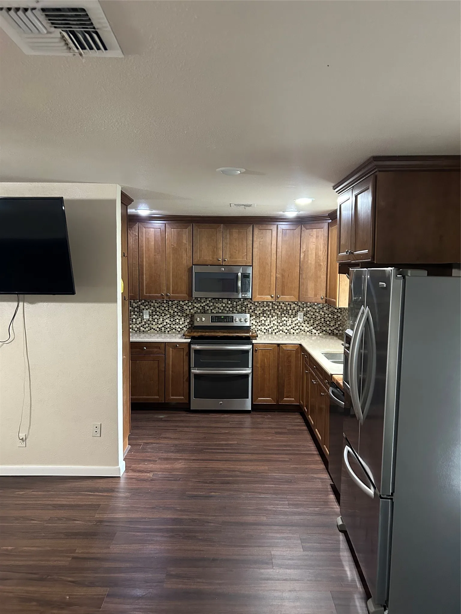 Single Family Residence For Sale in Hill County , 502 E Roosevelt, Whitney, Texas 76692, 3 Bedrooms, 2 Bathrooms, 2 Garage spaces, 1,275 Sqft, built in 1973, Price $197,900, mls#21267733, Real Estate Agent in Whitney, Homes For Sale in Hill county, Homes For Sale in Whitney, Realtor in Whitney Texas, Real Estate Brokerage Independent Realty Texas, Luminita Cordes Realtor