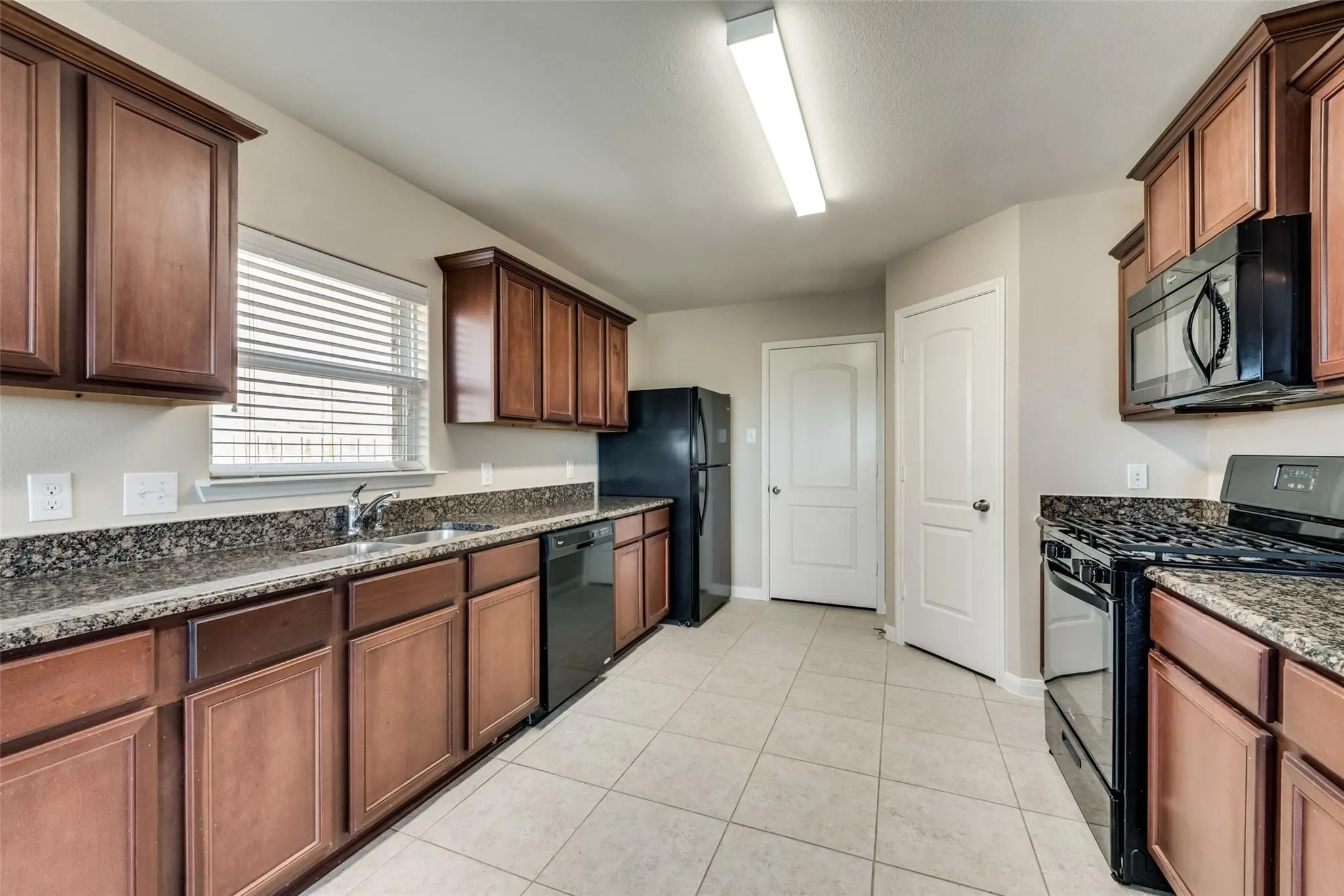 Single Family Residence For Rent in Kaufman County , 2106 Bluebell, Forney, Texas 75126, 3 Bedroom, 2 Bathroom, 2 Garage spaces, 1,541 Sqft, built in 2015, mls#21267743, Real Estate Agent in Forney, Homes For Rent in Kaufman county, Homes For Rent in Forney, Realtor in Forney Texas, Real Estate Brokerage Independent Realty Texas, Luminita Cordes Realtor