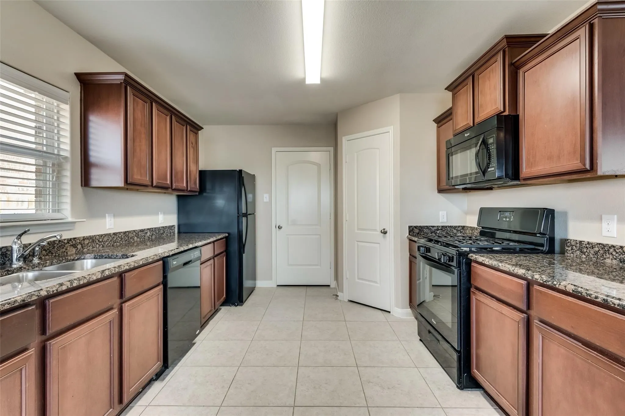 Single Family Residence For Rent in Kaufman County , 2106 Bluebell, Forney, Texas 75126, 3 Bedroom, 2 Bathroom, 2 Garage spaces, 1,541 Sqft, built in 2015, mls#21267743, Real Estate Agent in Forney, Homes For Rent in Kaufman county, Homes For Rent in Forney, Realtor in Forney Texas, Real Estate Brokerage Independent Realty Texas, Luminita Cordes Realtor