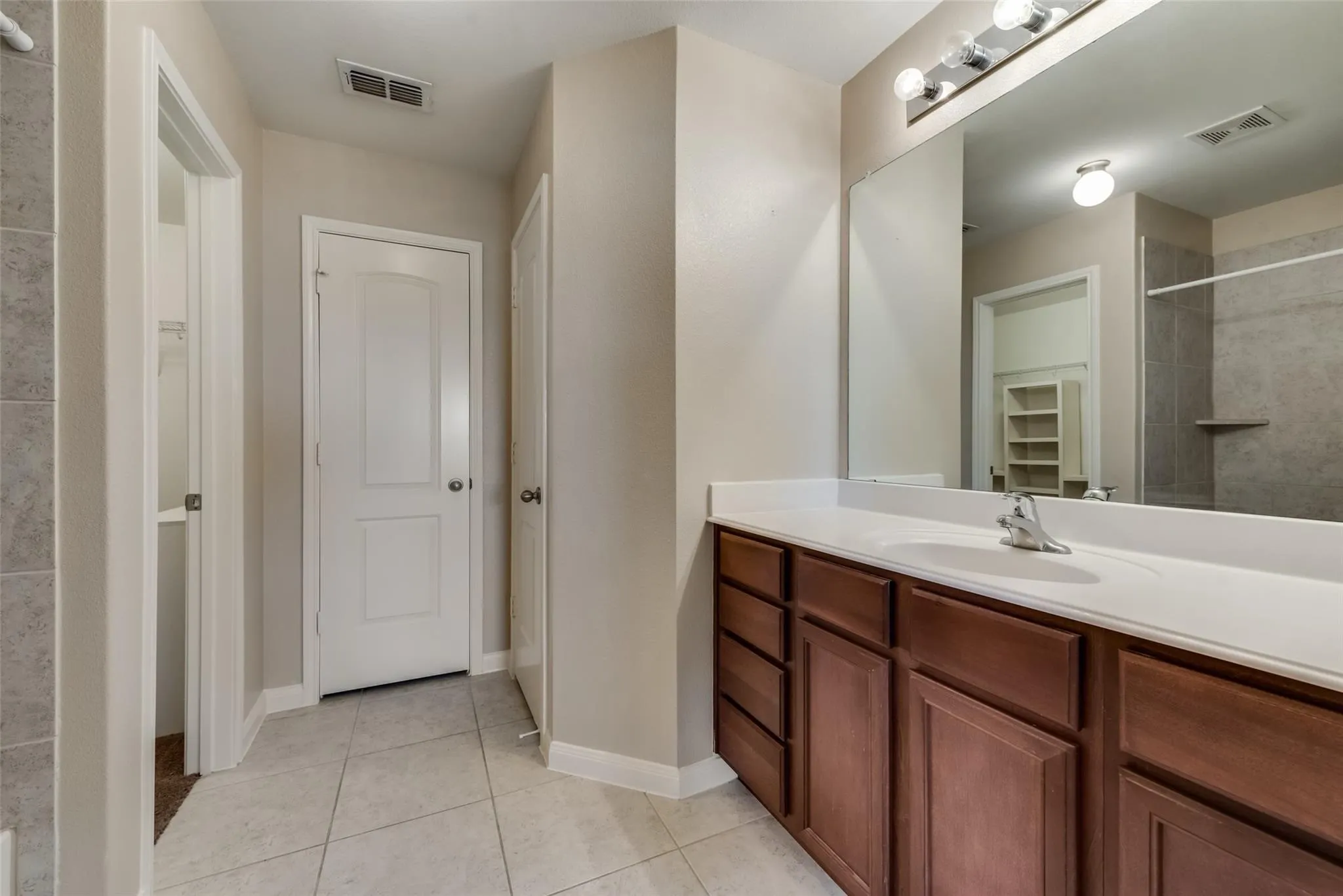 Single Family Residence For Rent in Kaufman County , 2106 Bluebell, Forney, Texas 75126, 3 Bedroom, 2 Bathroom, 2 Garage spaces, 1,541 Sqft, built in 2015, mls#21267743, Real Estate Agent in Forney, Homes For Rent in Kaufman county, Homes For Rent in Forney, Realtor in Forney Texas, Real Estate Brokerage Independent Realty Texas, Luminita Cordes Realtor