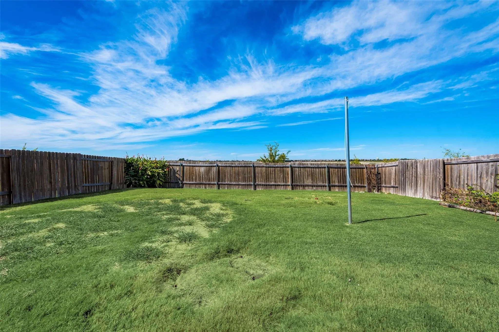 Single Family Residence For Rent in Kaufman County , 2106 Bluebell, Forney, Texas 75126, 3 Bedroom, 2 Bathroom, 2 Garage spaces, 1,541 Sqft, built in 2015, mls#21267743, Real Estate Agent in Forney, Homes For Rent in Kaufman county, Homes For Rent in Forney, Realtor in Forney Texas, Real Estate Brokerage Independent Realty Texas, Luminita Cordes Realtor