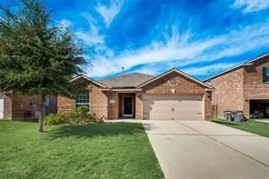 Single Family Residence For Rent in Kaufman County , 2106 Bluebell, Forney, Texas 75126, 3 Bedroom, 2 Bathroom, 2 Garage spaces, 1,541 Sqft, built in 2015, mls#21267743, Real Estate Agent in Forney, Homes For Rent in Kaufman county, Homes For Rent in Forney, Realtor in Forney Texas, Real Estate Brokerage Independent Realty Texas, Luminita Cordes Realtor
