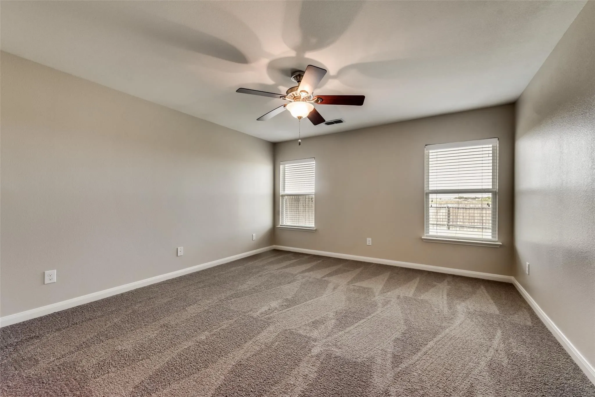 Single Family Residence For Rent in Kaufman County , 2106 Bluebell, Forney, Texas 75126, 3 Bedroom, 2 Bathroom, 2 Garage spaces, 1,541 Sqft, built in 2015, mls#21267743, Real Estate Agent in Forney, Homes For Rent in Kaufman county, Homes For Rent in Forney, Realtor in Forney Texas, Real Estate Brokerage Independent Realty Texas, Luminita Cordes Realtor