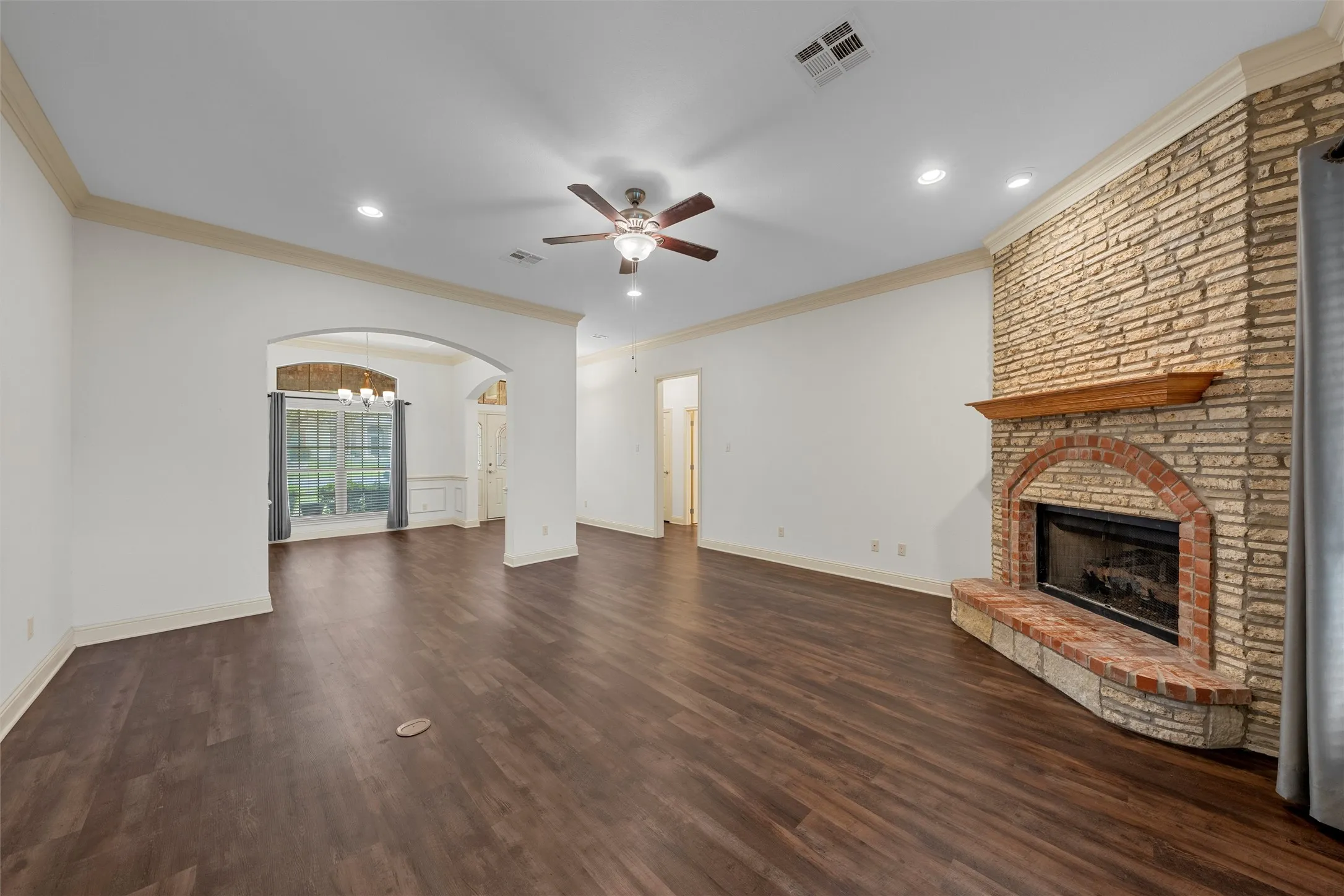 Single Family Residence For Sale in Mc Lennan County , 1305 Buffalo Pass, Woodway, Texas 76712, 3 Bedroom, 3 Bathroom, 2 Garage spaces, 2,362 Sqft, built in 2010, mls#21267562, Real Estate Agent in Woodway, Homes For Sale in Mc Lennan county, Homes For Sale in Woodway, Realtor in Woodway Texas, Real Estate Brokerage Independent Realty Texas, Luminita Cordes Realtor