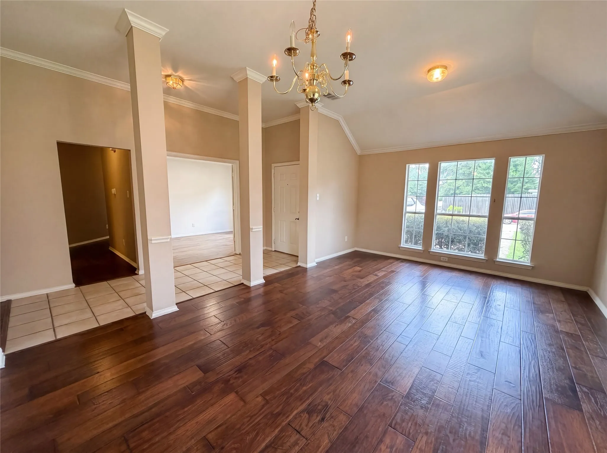 Single Family Residence For Sale in Rockwall County , 525 Hidden Oak Lane, Rockwall, Texas 75087, 3 Bedroom, 2 Bathroom, 2 Garage spaces, 2,034 Sqft, built in 1998, mls#21267857, Real Estate Agent in Rockwall, Homes For Sale in Rockwall county, Homes For Sale in Rockwall, Realtor in Rockwall Texas, Real Estate Brokerage Independent Realty Texas, Luminita Cordes Realtor