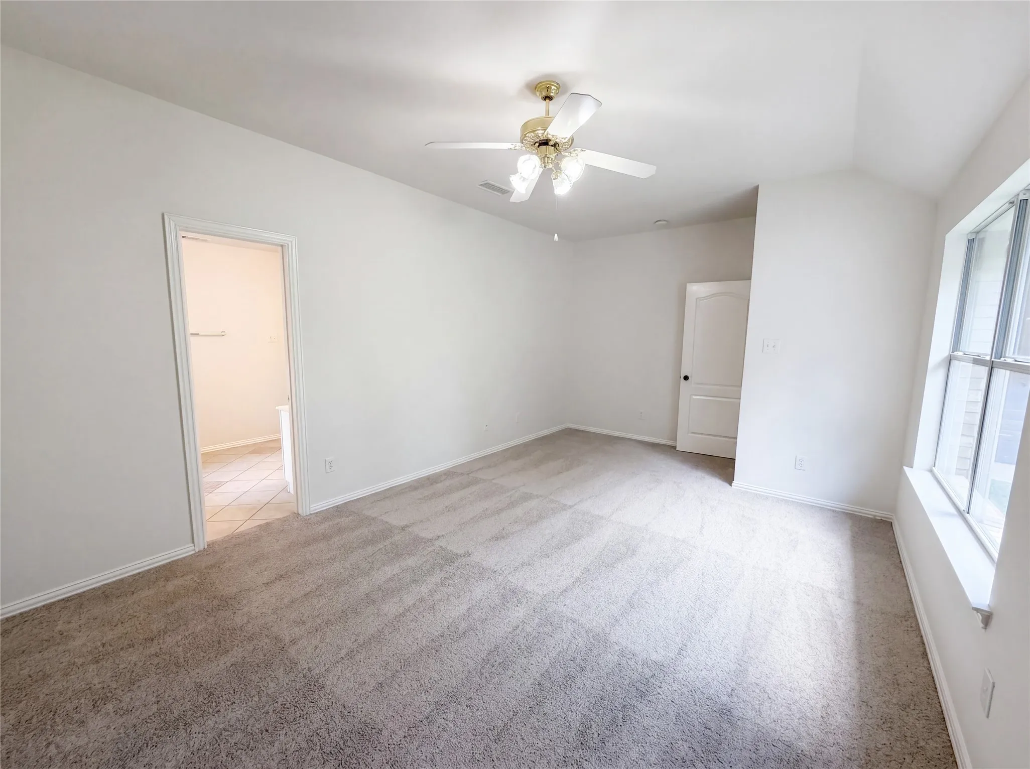 Single Family Residence For Sale in Rockwall County , 525 Hidden Oak Lane, Rockwall, Texas 75087, 3 Bedroom, 2 Bathroom, 2 Garage spaces, 2,034 Sqft, built in 1998, mls#21267857, Real Estate Agent in Rockwall, Homes For Sale in Rockwall county, Homes For Sale in Rockwall, Realtor in Rockwall Texas, Real Estate Brokerage Independent Realty Texas, Luminita Cordes Realtor