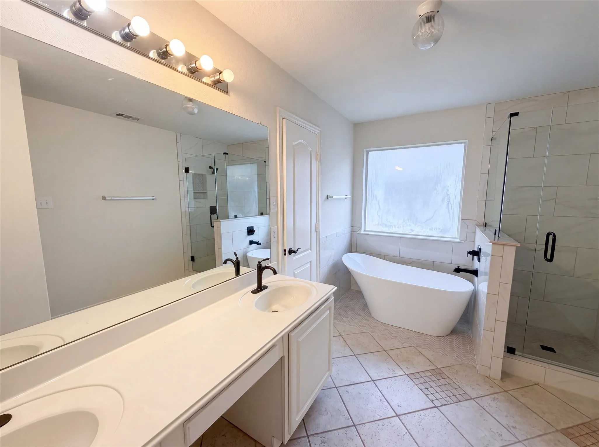 Single Family Residence For Sale in Rockwall County , 525 Hidden Oak Lane, Rockwall, Texas 75087, 3 Bedroom, 2 Bathroom, 2 Garage spaces, 2,034 Sqft, built in 1998, mls#21267857, Real Estate Agent in Rockwall, Homes For Sale in Rockwall county, Homes For Sale in Rockwall, Realtor in Rockwall Texas, Real Estate Brokerage Independent Realty Texas, Luminita Cordes Realtor