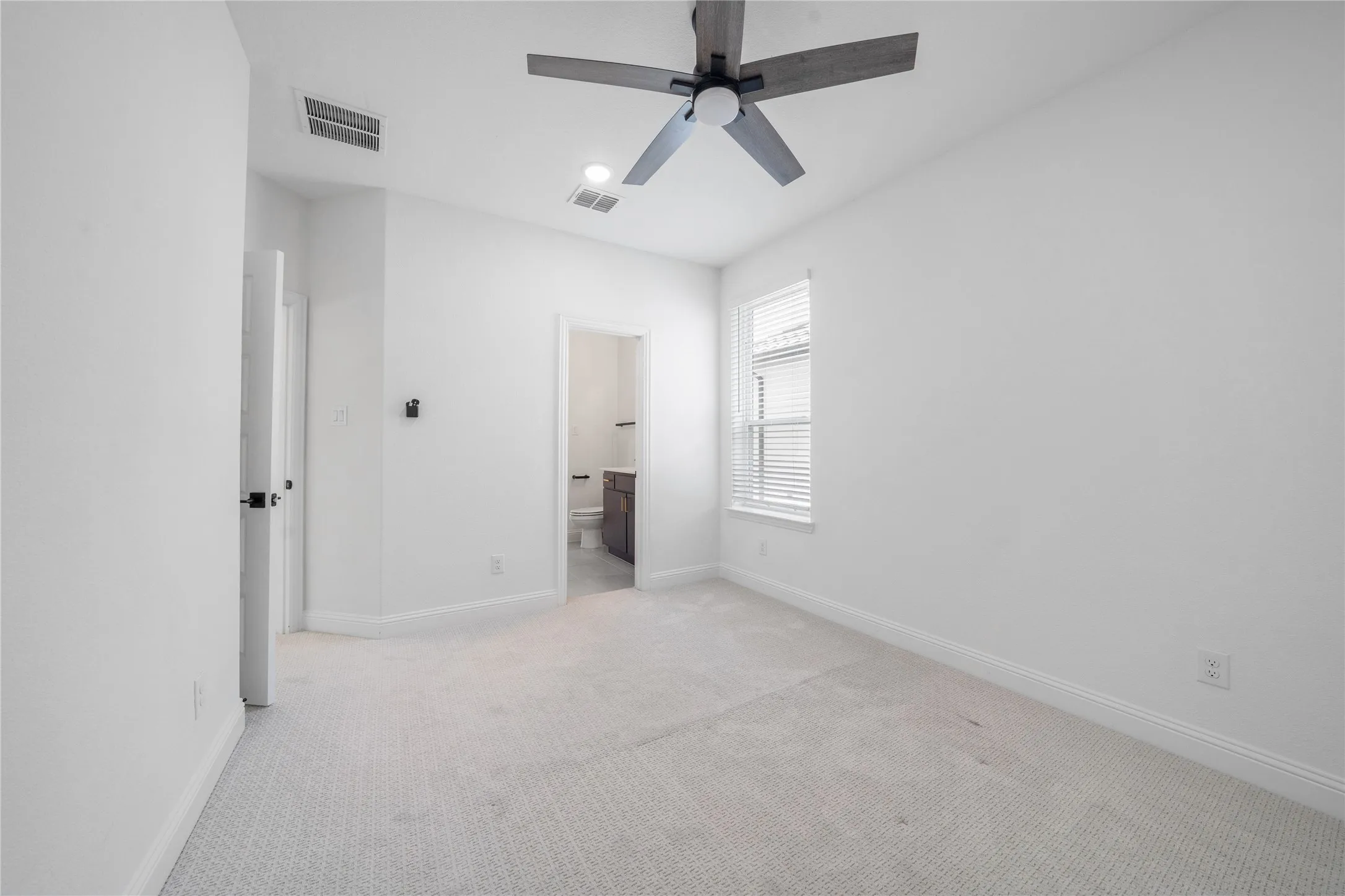Single Family Residence For Sale in Collin County , 10339 Beaver Dam Drive, Frisco, Texas 75035, 5 Bedroom, 4 Bathroom, 2 Garage spaces, 3,608 Sqft, built in 2024, mls#21263755, Real Estate Agent in Frisco, Homes For Sale in Collin county, Homes For Sale in Frisco, Realtor in Frisco Texas, Real Estate Brokerage Independent Realty Texas, Luminita Cordes Realtor
