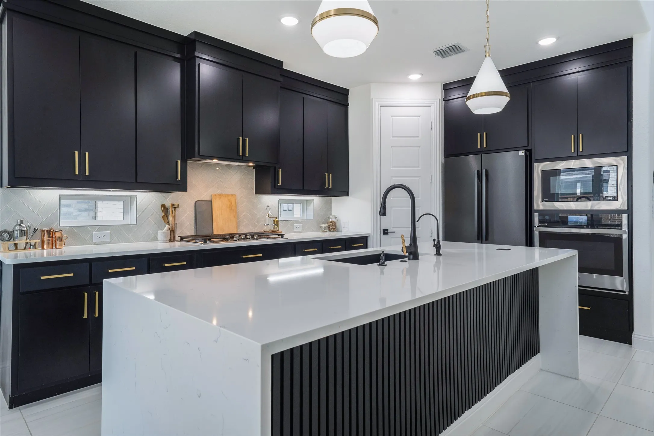 Single Family Residence For Sale in Collin County , 10339 Beaver Dam Drive, Frisco, Texas 75035, 5 Bedroom, 4 Bathroom, 2 Garage spaces, 3,608 Sqft, built in 2024, mls#21263755, Real Estate Agent in Frisco, Homes For Sale in Collin county, Homes For Sale in Frisco, Realtor in Frisco Texas, Real Estate Brokerage Independent Realty Texas, Luminita Cordes Realtor