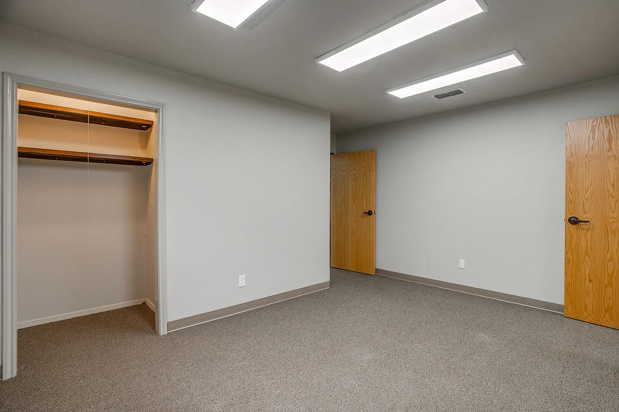 Office For Sale in Tarrant County , 2030 S Las Vegas Trail, White Settlement, Texas 76108, 0, 0, Garage spaces, 0 Sqft, built in 1980, mls#21267811, Real Estate Agent in White Settlement, Homes For Sale in Tarrant county, Homes For Sale in White Settlement, Realtor in White Settlement Texas, Real Estate Brokerage Independent Realty Texas, Luminita Cordes Realtor