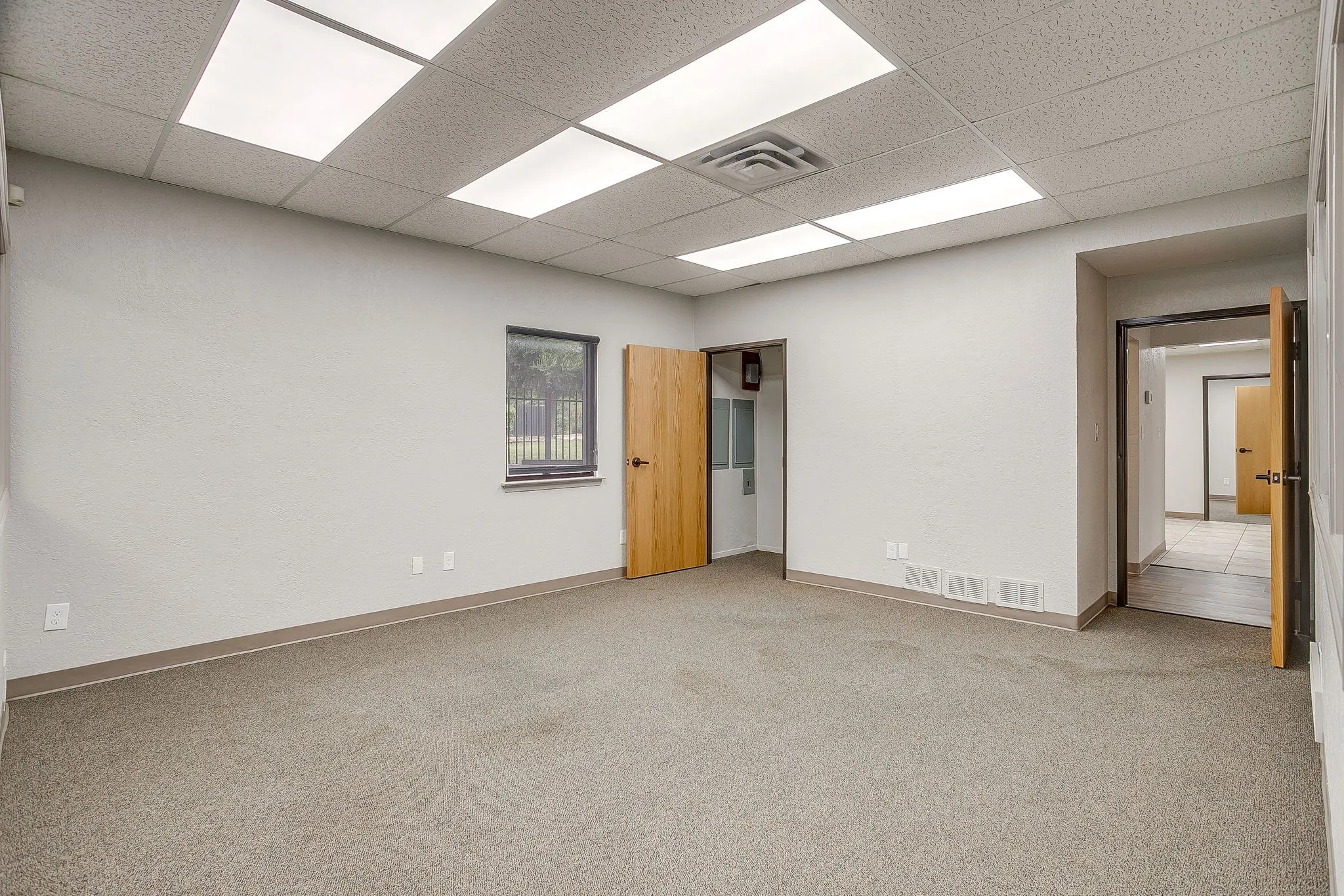 Office For Sale in Tarrant County , 2030 S Las Vegas Trail, White Settlement, Texas 76108, 0, 0, Garage spaces, 0 Sqft, built in 1980, mls#21267811, Real Estate Agent in White Settlement, Homes For Sale in Tarrant county, Homes For Sale in White Settlement, Realtor in White Settlement Texas, Real Estate Brokerage Independent Realty Texas, Luminita Cordes Realtor