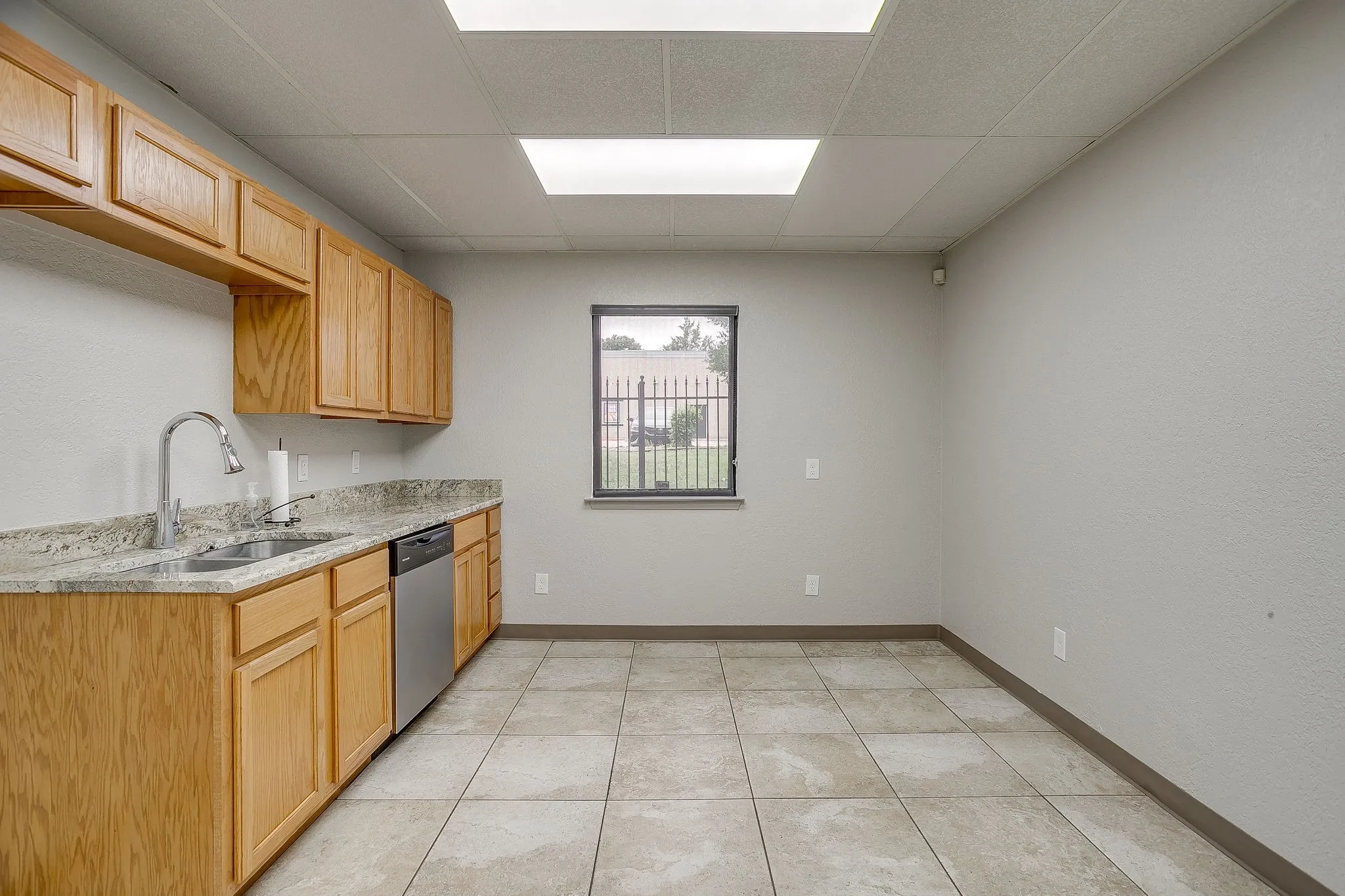 Office For Sale in Tarrant County , 2030 S Las Vegas Trail, White Settlement, Texas 76108, 0, 0, Garage spaces, 0 Sqft, built in 1980, mls#21267811, Real Estate Agent in White Settlement, Homes For Sale in Tarrant county, Homes For Sale in White Settlement, Realtor in White Settlement Texas, Real Estate Brokerage Independent Realty Texas, Luminita Cordes Realtor
