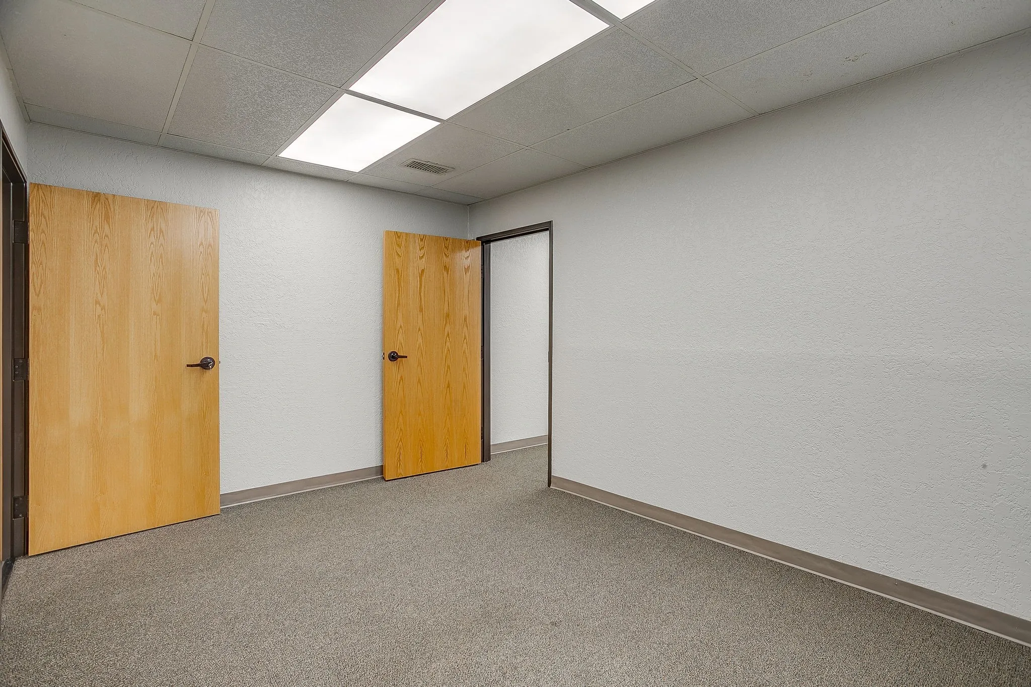 Office For Sale in Tarrant County , 2030 S Las Vegas Trail, White Settlement, Texas 76108, 0, 0, Garage spaces, 0 Sqft, built in 1980, mls#21267811, Real Estate Agent in White Settlement, Homes For Sale in Tarrant county, Homes For Sale in White Settlement, Realtor in White Settlement Texas, Real Estate Brokerage Independent Realty Texas, Luminita Cordes Realtor