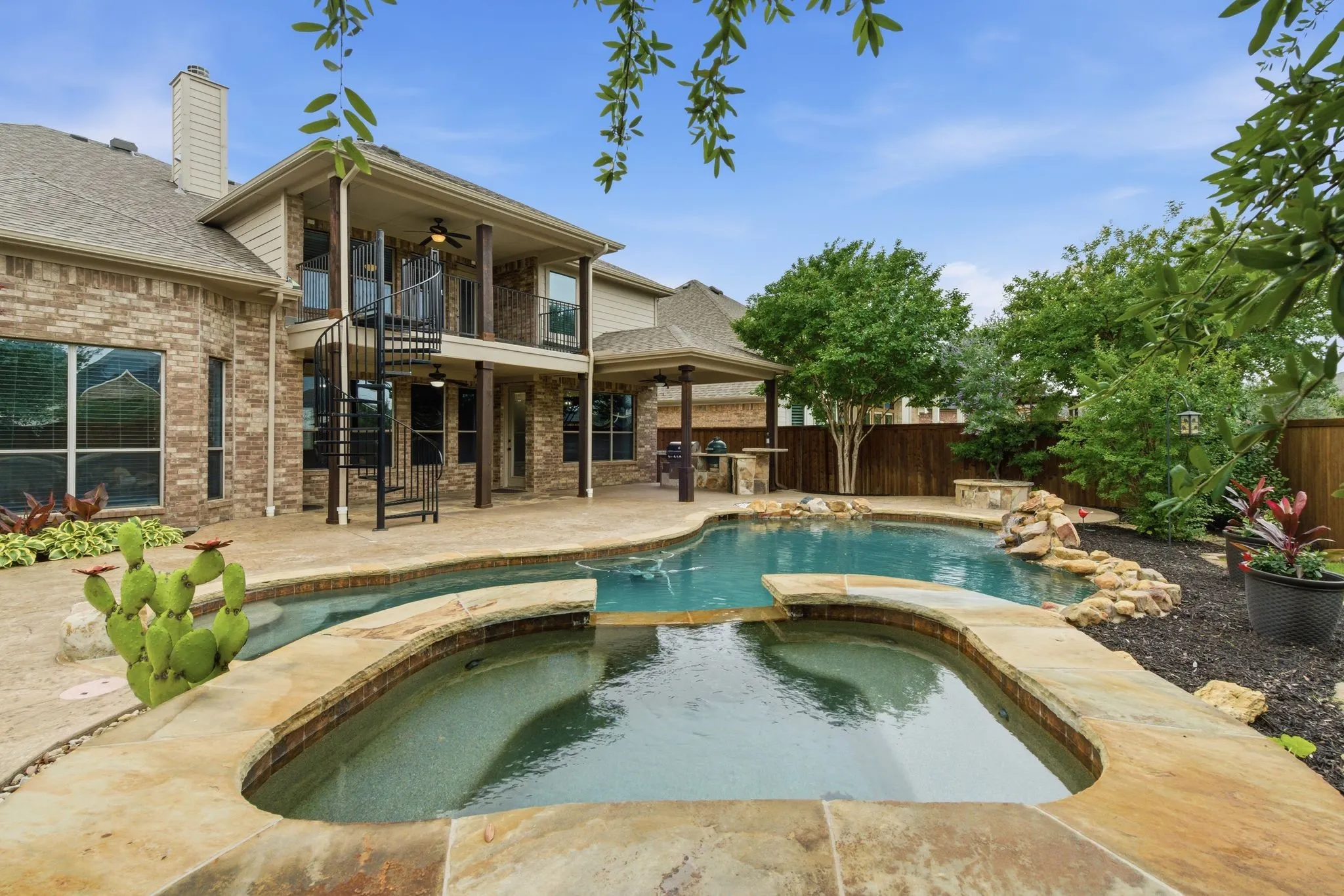 Single Family Residence For Sale in Denton County , 404 Sodbury Court, Roanoke, Texas 76262, 4 Bedrooms, 4 Bathrooms, 2 Garage spaces, 4,205 Sqft, built in 2008, Price $720,000, mls#21267293, Real Estate Agent in Roanoke, Homes For Sale in Denton county, Homes For Sale in Roanoke, Realtor in Roanoke Texas, Real Estate Brokerage Independent Realty Texas, Luminita Cordes Realtor