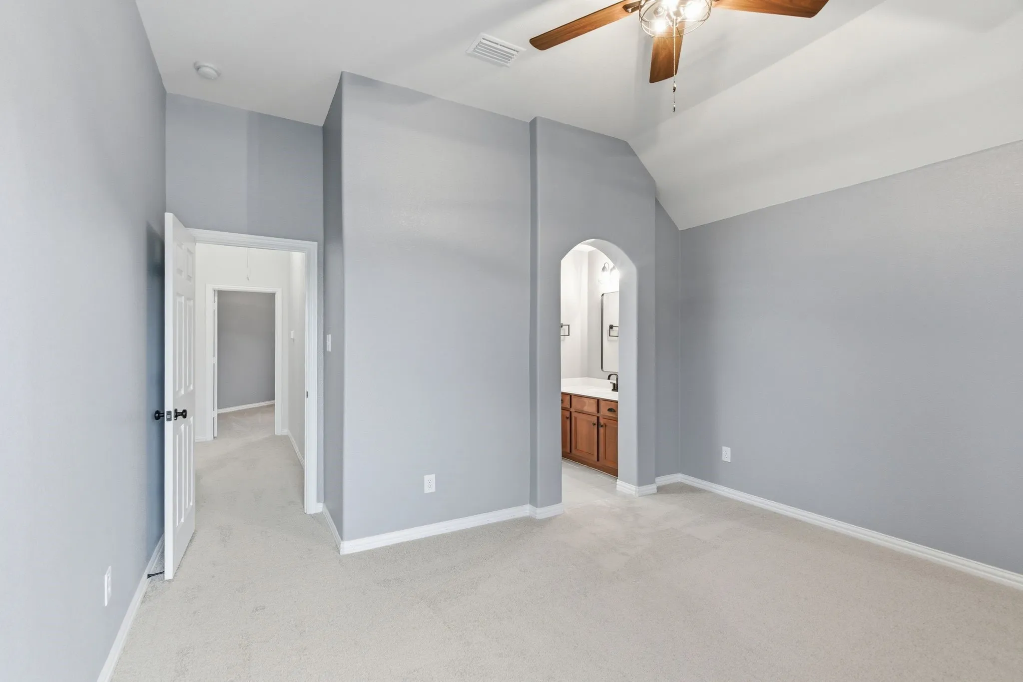 Single Family Residence For Sale in Denton County , 404 Sodbury Court, Roanoke, Texas 76262, 4 Bedrooms, 4 Bathrooms, 2 Garage spaces, 4,205 Sqft, built in 2008, Price $720,000, mls#21267293, Real Estate Agent in Roanoke, Homes For Sale in Denton county, Homes For Sale in Roanoke, Realtor in Roanoke Texas, Real Estate Brokerage Independent Realty Texas, Luminita Cordes Realtor