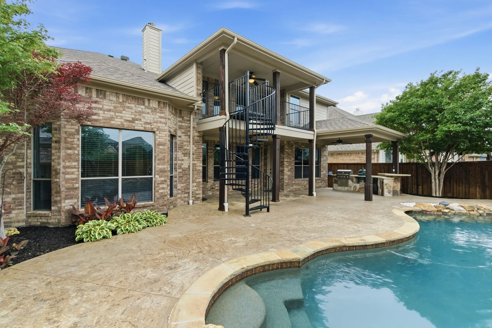 Single Family Residence For Sale in Denton County , 404 Sodbury Court, Roanoke, Texas 76262, 4 Bedrooms, 4 Bathrooms, 2 Garage spaces, 4,205 Sqft, built in 2008, Price $720,000, mls#21267293, Real Estate Agent in Roanoke, Homes For Sale in Denton county, Homes For Sale in Roanoke, Realtor in Roanoke Texas, Real Estate Brokerage Independent Realty Texas, Luminita Cordes Realtor