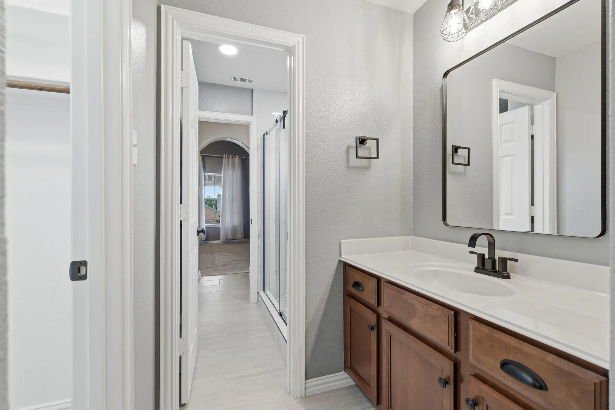 Single Family Residence For Sale in Denton County , 404 Sodbury Court, Roanoke, Texas 76262, 4 Bedrooms, 4 Bathrooms, 2 Garage spaces, 4,205 Sqft, built in 2008, Price $720,000, mls#21267293, Real Estate Agent in Roanoke, Homes For Sale in Denton county, Homes For Sale in Roanoke, Realtor in Roanoke Texas, Real Estate Brokerage Independent Realty Texas, Luminita Cordes Realtor