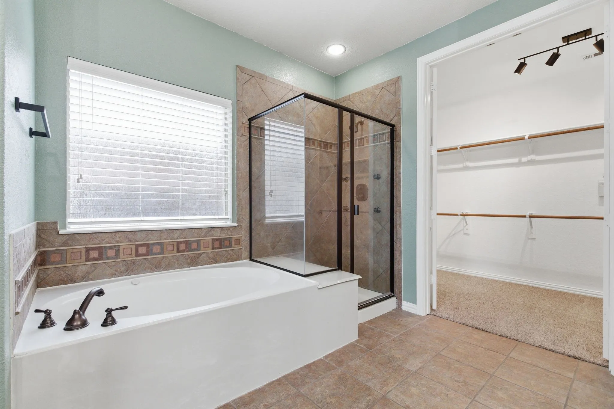 Single Family Residence For Sale in Denton County , 404 Sodbury Court, Roanoke, Texas 76262, 4 Bedrooms, 4 Bathrooms, 2 Garage spaces, 4,205 Sqft, built in 2008, Price $720,000, mls#21267293, Real Estate Agent in Roanoke, Homes For Sale in Denton county, Homes For Sale in Roanoke, Realtor in Roanoke Texas, Real Estate Brokerage Independent Realty Texas, Luminita Cordes Realtor