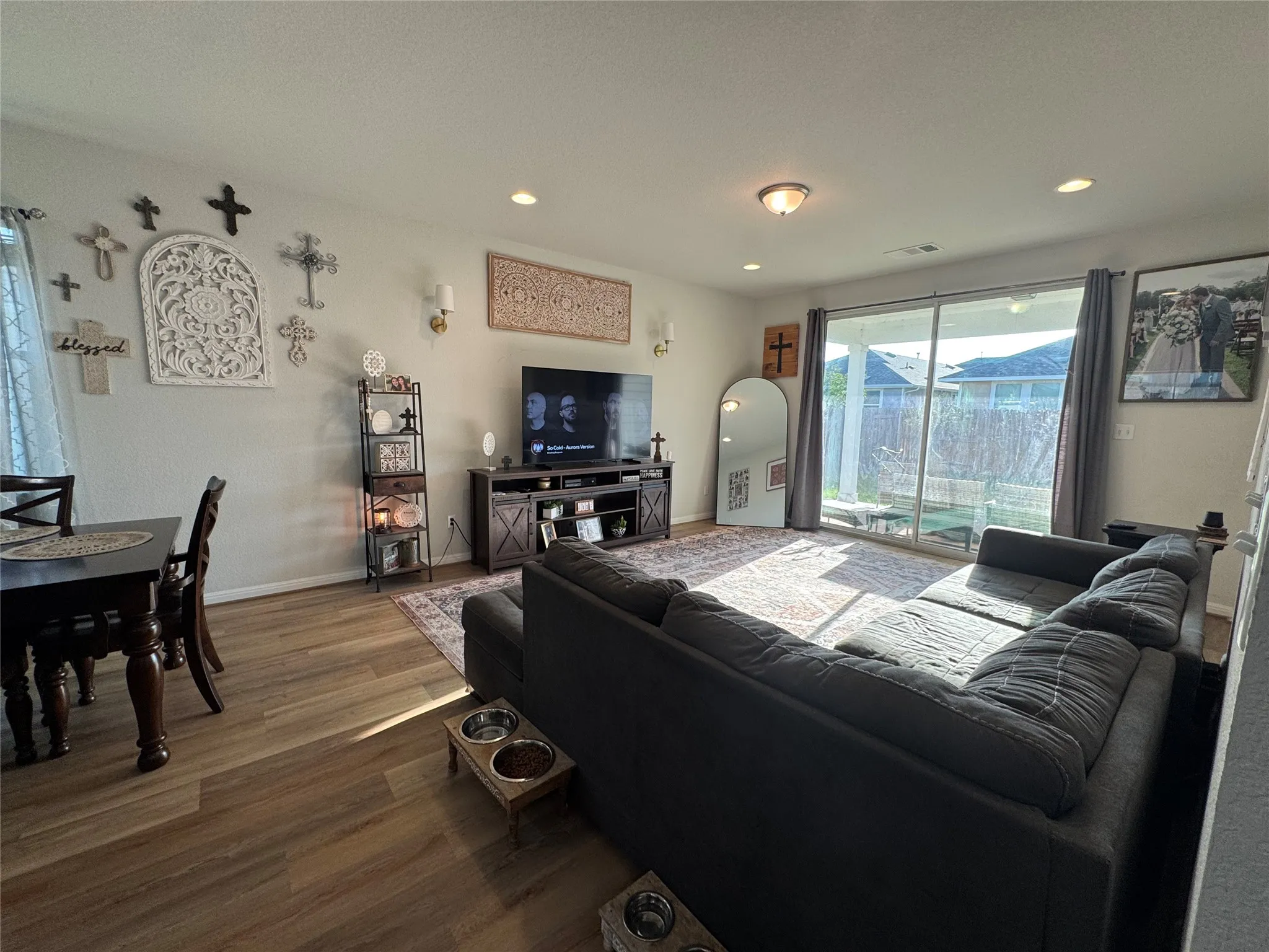 Single Family Residence For Rent in Bastrop County , 302 Cold Spring Loop, Bastrop, Texas 78602, 3 Bedrooms, 2 Bathrooms, 2 Garage spaces, 1,599 Sqft, built in 2021, Price $2,149, mls#21265586, Real Estate Agent in Bastrop, Homes For Rent in Bastrop county, Homes For Rent in Bastrop, Realtor in Bastrop Texas, Real Estate Brokerage Independent Realty Texas, Luminita Cordes Realtor
