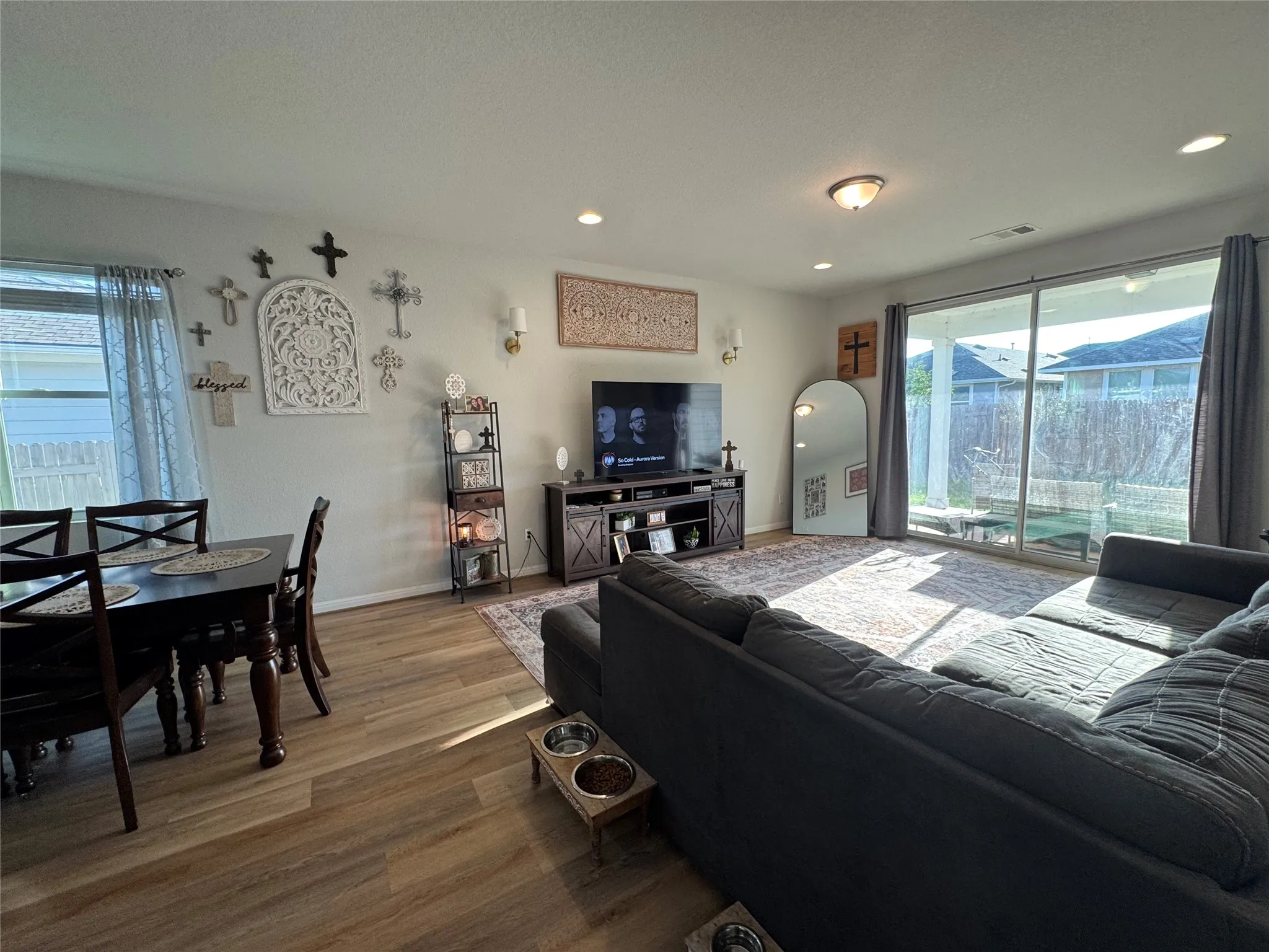 Single Family Residence For Rent in Bastrop County , 302 Cold Spring Loop, Bastrop, Texas 78602, 3 Bedrooms, 2 Bathrooms, 2 Garage spaces, 1,599 Sqft, built in 2021, Price $2,149, mls#21265586, Real Estate Agent in Bastrop, Homes For Rent in Bastrop county, Homes For Rent in Bastrop, Realtor in Bastrop Texas, Real Estate Brokerage Independent Realty Texas, Luminita Cordes Realtor
