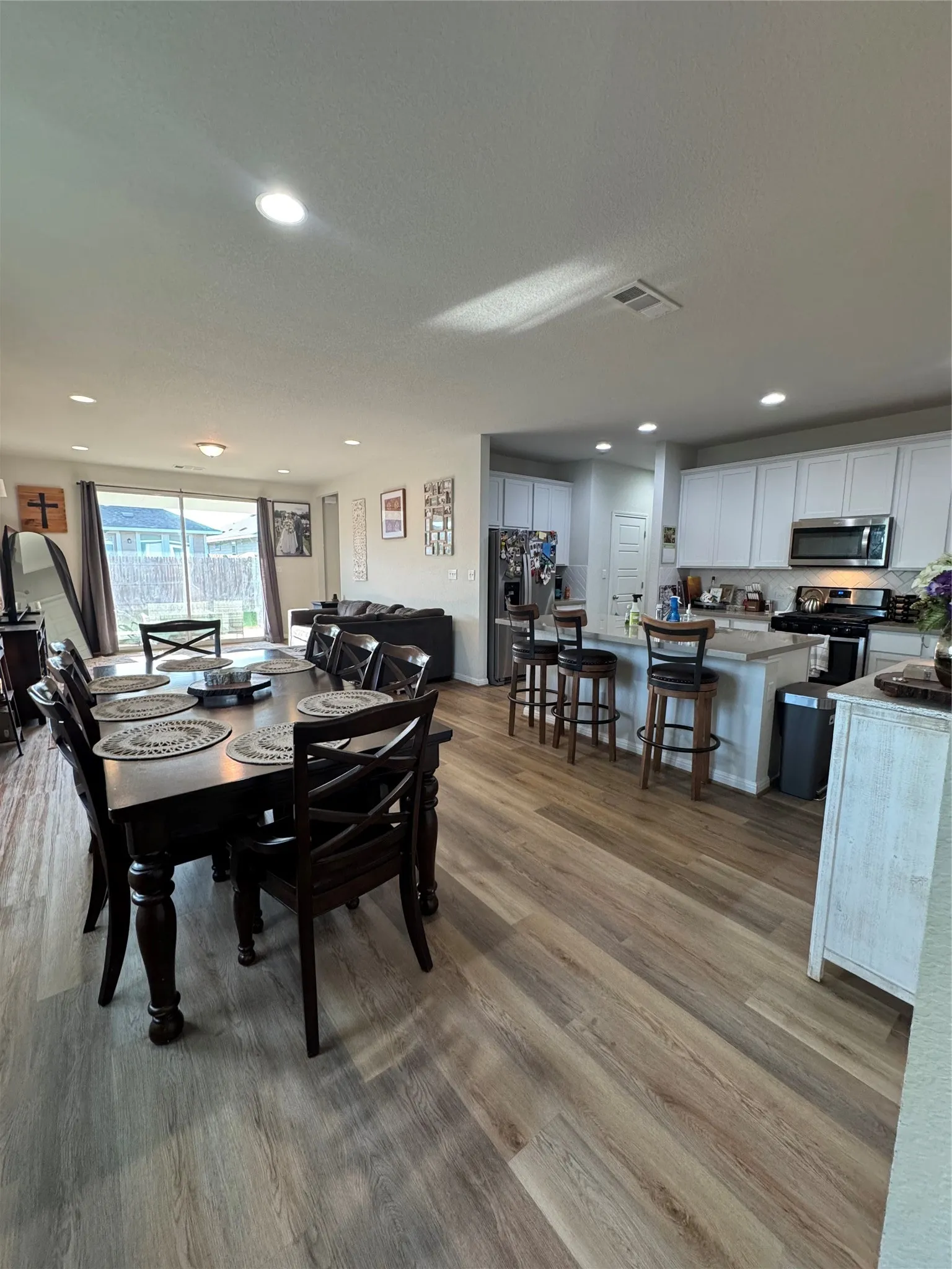 Single Family Residence For Rent in Bastrop County , 302 Cold Spring Loop, Bastrop, Texas 78602, 3 Bedrooms, 2 Bathrooms, 2 Garage spaces, 1,599 Sqft, built in 2021, Price $2,149, mls#21265586, Real Estate Agent in Bastrop, Homes For Rent in Bastrop county, Homes For Rent in Bastrop, Realtor in Bastrop Texas, Real Estate Brokerage Independent Realty Texas, Luminita Cordes Realtor