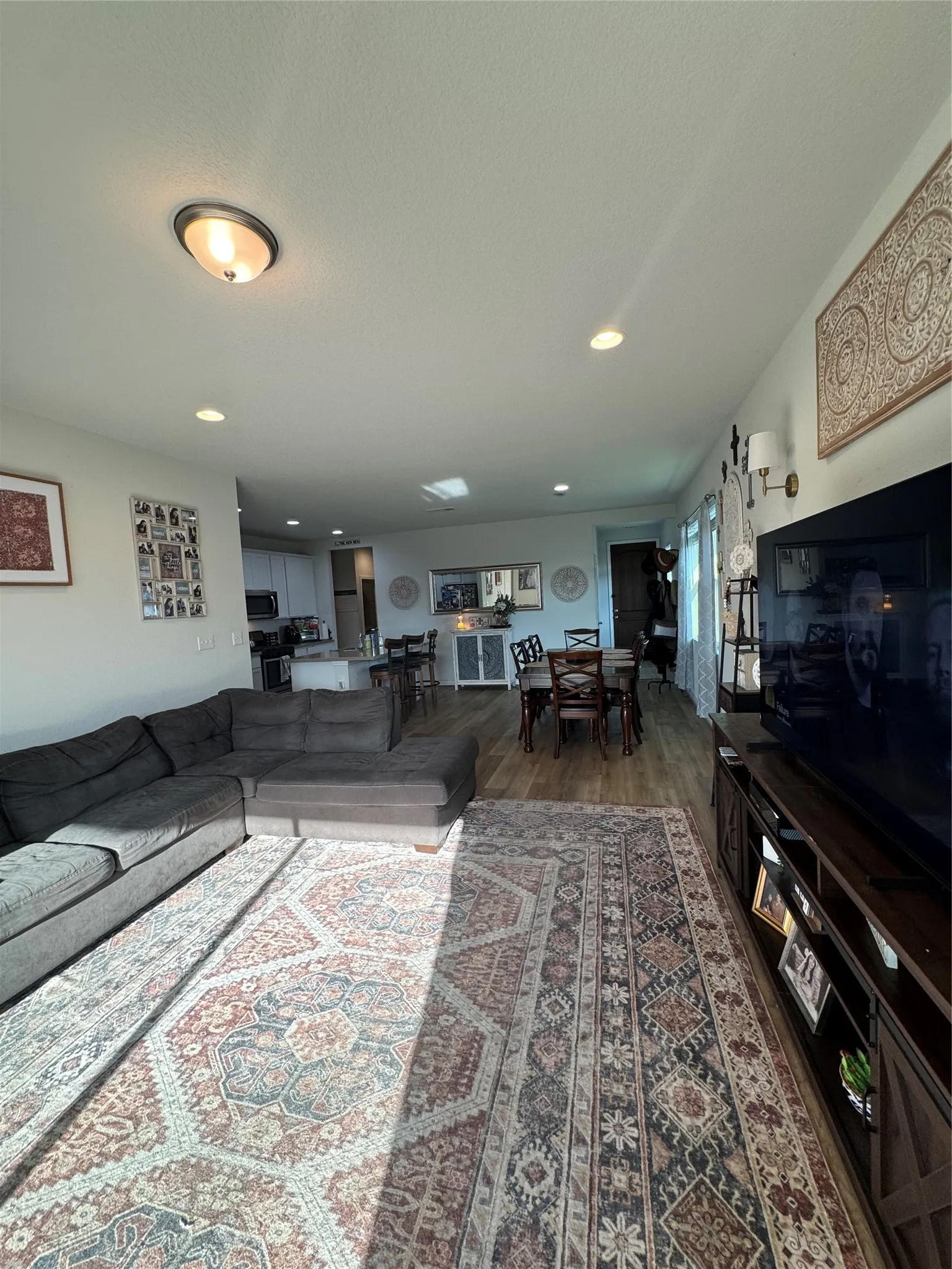 Single Family Residence For Rent in Bastrop County , 302 Cold Spring Loop, Bastrop, Texas 78602, 3 Bedrooms, 2 Bathrooms, 2 Garage spaces, 1,599 Sqft, built in 2021, Price $2,149, mls#21265586, Real Estate Agent in Bastrop, Homes For Rent in Bastrop county, Homes For Rent in Bastrop, Realtor in Bastrop Texas, Real Estate Brokerage Independent Realty Texas, Luminita Cordes Realtor
