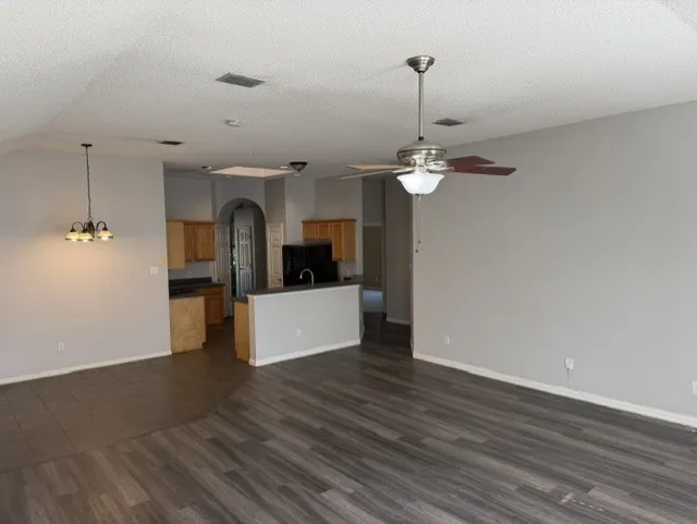 Single Family Residence For Rent in Collin County , 8806 Oakwood Lane, Frisco, Texas 75035, 3 Bedroom, 2 Bathroom, 2 Garage spaces, 1,746 Sqft, built in 1997, mls#21260898, Real Estate Agent in Frisco, Homes For Rent in Collin county, Homes For Rent in Frisco, Realtor in Frisco Texas, Real Estate Brokerage Independent Realty Texas, Luminita Cordes Realtor