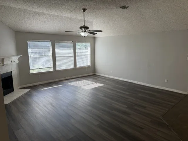 Single Family Residence For Rent in Collin County , 8806 Oakwood Lane, Frisco, Texas 75035, 3 Bedroom, 2 Bathroom, 2 Garage spaces, 1,746 Sqft, built in 1997, mls#21260898, Real Estate Agent in Frisco, Homes For Rent in Collin county, Homes For Rent in Frisco, Realtor in Frisco Texas, Real Estate Brokerage Independent Realty Texas, Luminita Cordes Realtor