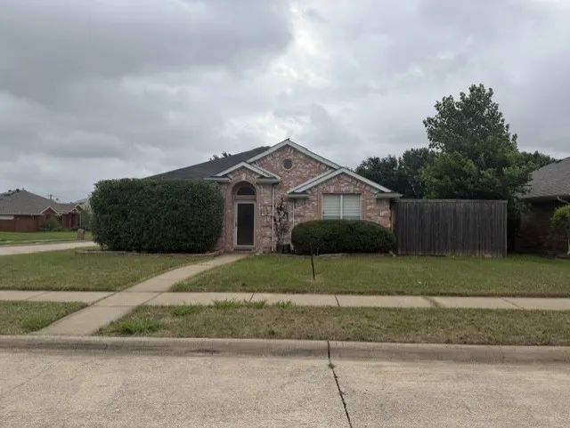 Single Family Residence For Rent in Collin County , 8806 Oakwood Lane, Frisco, Texas 75035, 3 Bedroom, 2 Bathroom, 2 Garage spaces, 1,746 Sqft, built in 1997, mls#21260898, Real Estate Agent in Frisco, Homes For Rent in Collin county, Homes For Rent in Frisco, Realtor in Frisco Texas, Real Estate Brokerage Independent Realty Texas, Luminita Cordes Realtor