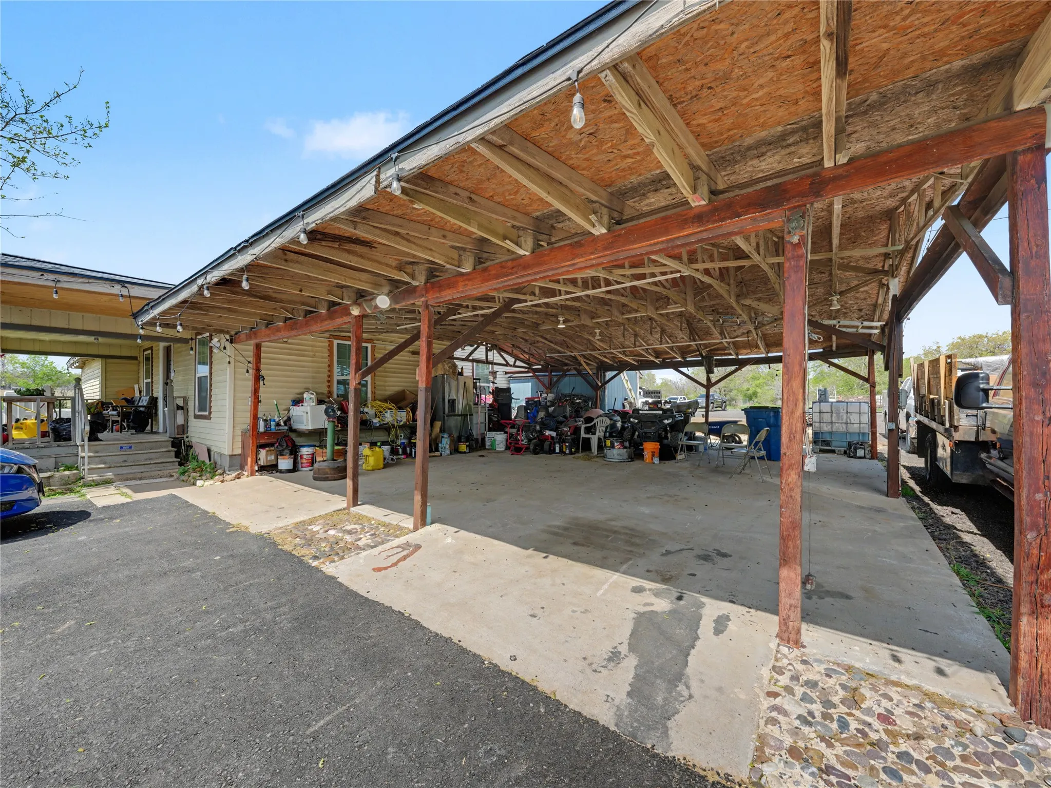 Industrial For Sale in Johnson County , 4231 Highway 67, Keene, Texas 76031, 0, 0, Garage spaces, 2,400 Sqft, built in 1970, mls#21257066, Real Estate Agent in Keene, Homes For Sale in Johnson county, Homes For Sale in Keene, Realtor in Keene Texas, Real Estate Brokerage Independent Realty Texas, Luminita Cordes Realtor