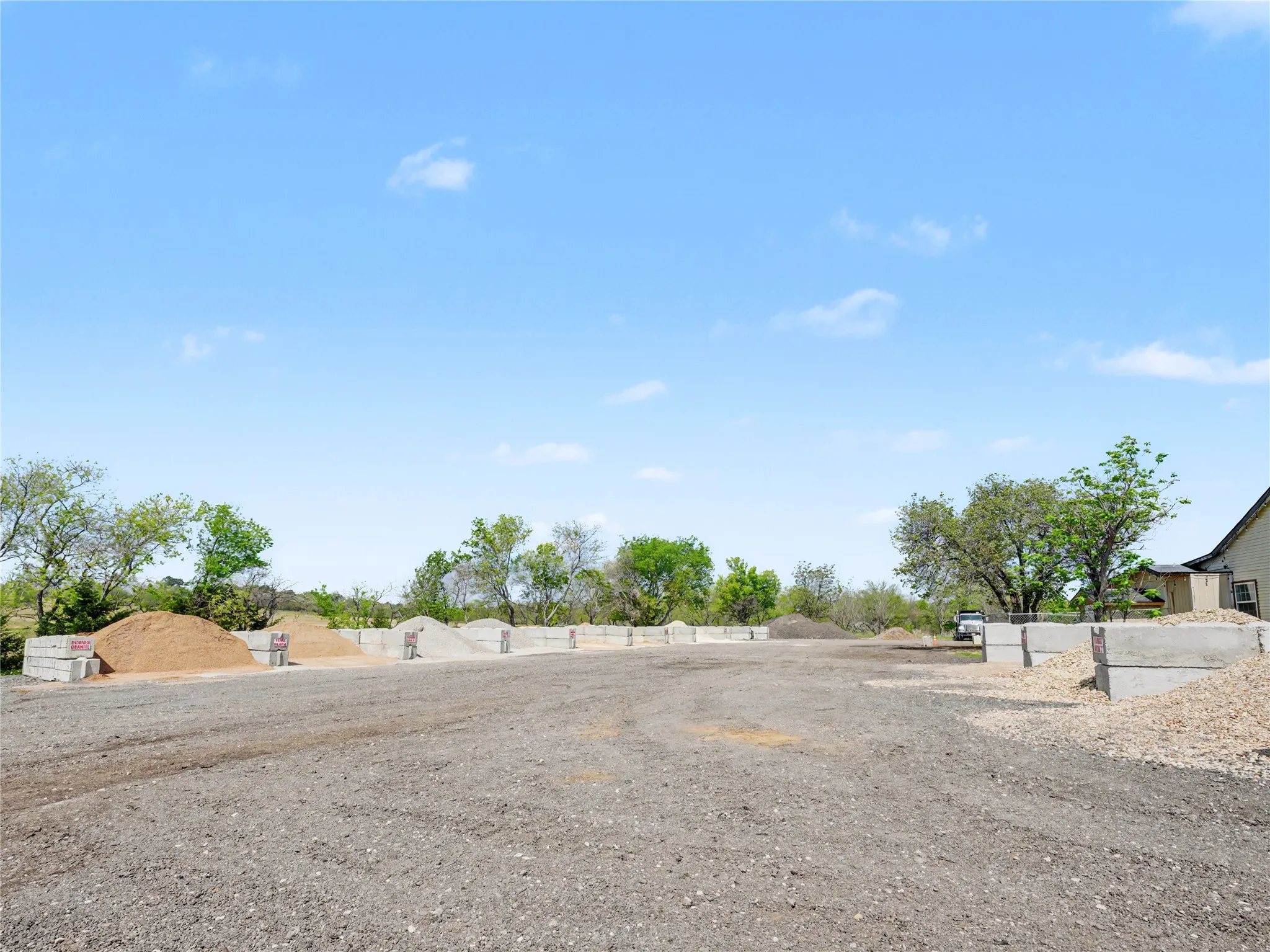 Industrial For Sale in Johnson County , 4231 Highway 67, Keene, Texas 76031, 0, 0, Garage spaces, 2,400 Sqft, built in 1970, mls#21257066, Real Estate Agent in Keene, Homes For Sale in Johnson county, Homes For Sale in Keene, Realtor in Keene Texas, Real Estate Brokerage Independent Realty Texas, Luminita Cordes Realtor