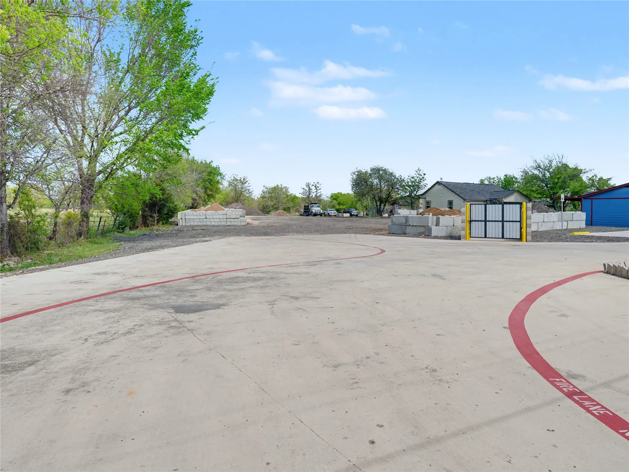 Industrial For Sale in Johnson County , 4231 Highway 67, Keene, Texas 76031, 0, 0, Garage spaces, 2,400 Sqft, built in 1970, mls#21257066, Real Estate Agent in Keene, Homes For Sale in Johnson county, Homes For Sale in Keene, Realtor in Keene Texas, Real Estate Brokerage Independent Realty Texas, Luminita Cordes Realtor