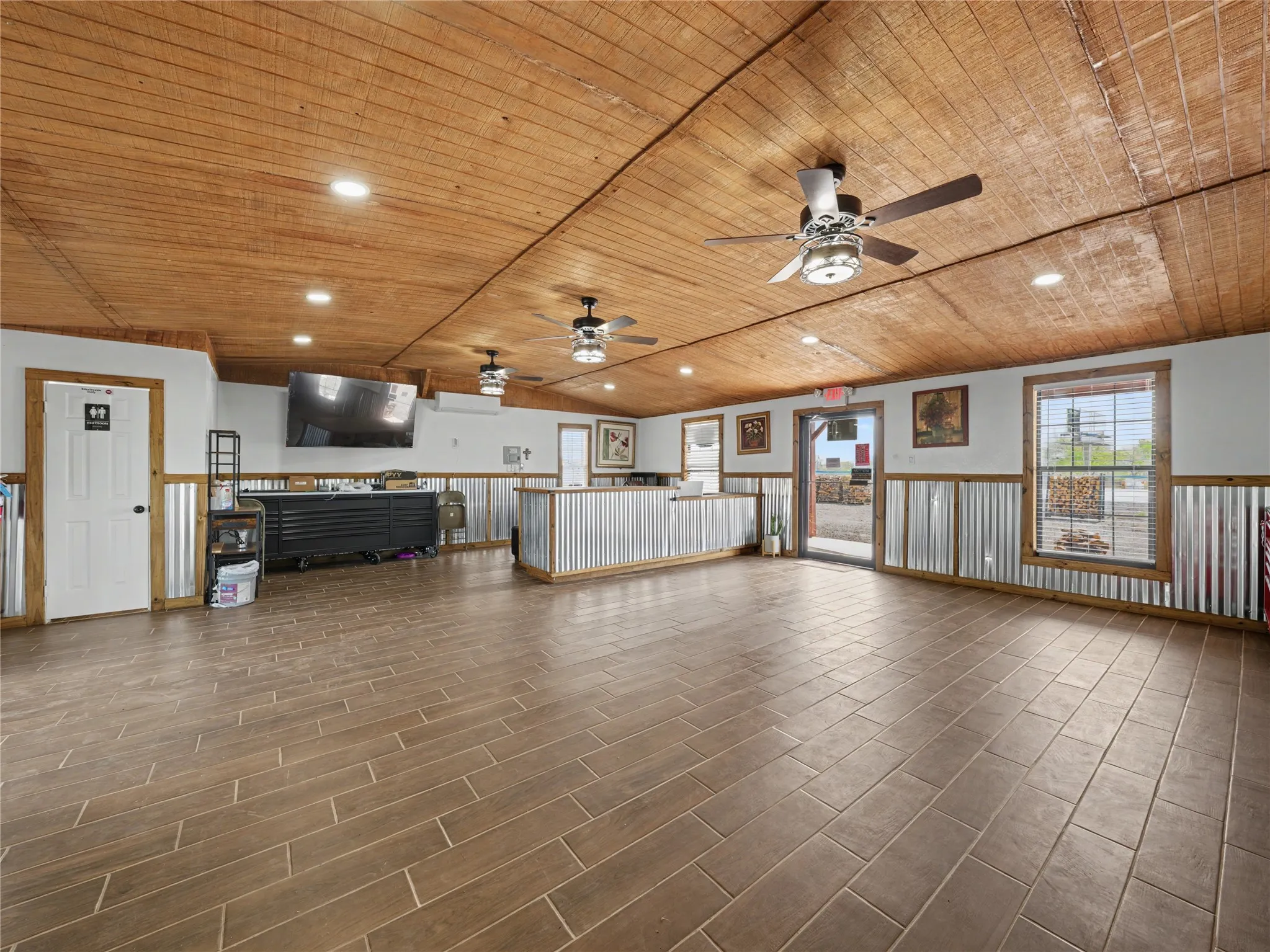 Industrial For Sale in Johnson County , 4231 Highway 67, Keene, Texas 76031, 0, 0, Garage spaces, 2,400 Sqft, built in 1970, mls#21257066, Real Estate Agent in Keene, Homes For Sale in Johnson county, Homes For Sale in Keene, Realtor in Keene Texas, Real Estate Brokerage Independent Realty Texas, Luminita Cordes Realtor