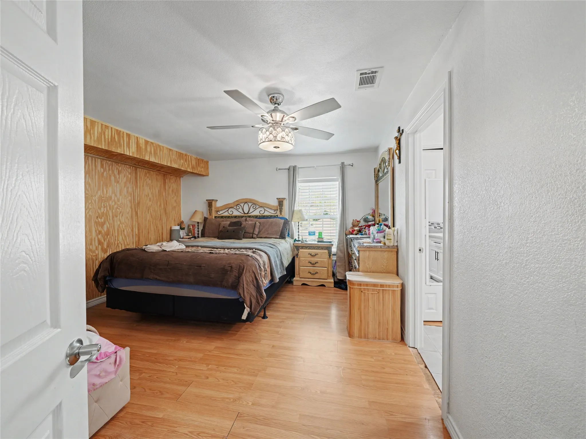Industrial For Sale in Johnson County , 4231 Highway 67, Keene, Texas 76031, 0, 0, Garage spaces, 2,400 Sqft, built in 1970, mls#21257066, Real Estate Agent in Keene, Homes For Sale in Johnson county, Homes For Sale in Keene, Realtor in Keene Texas, Real Estate Brokerage Independent Realty Texas, Luminita Cordes Realtor